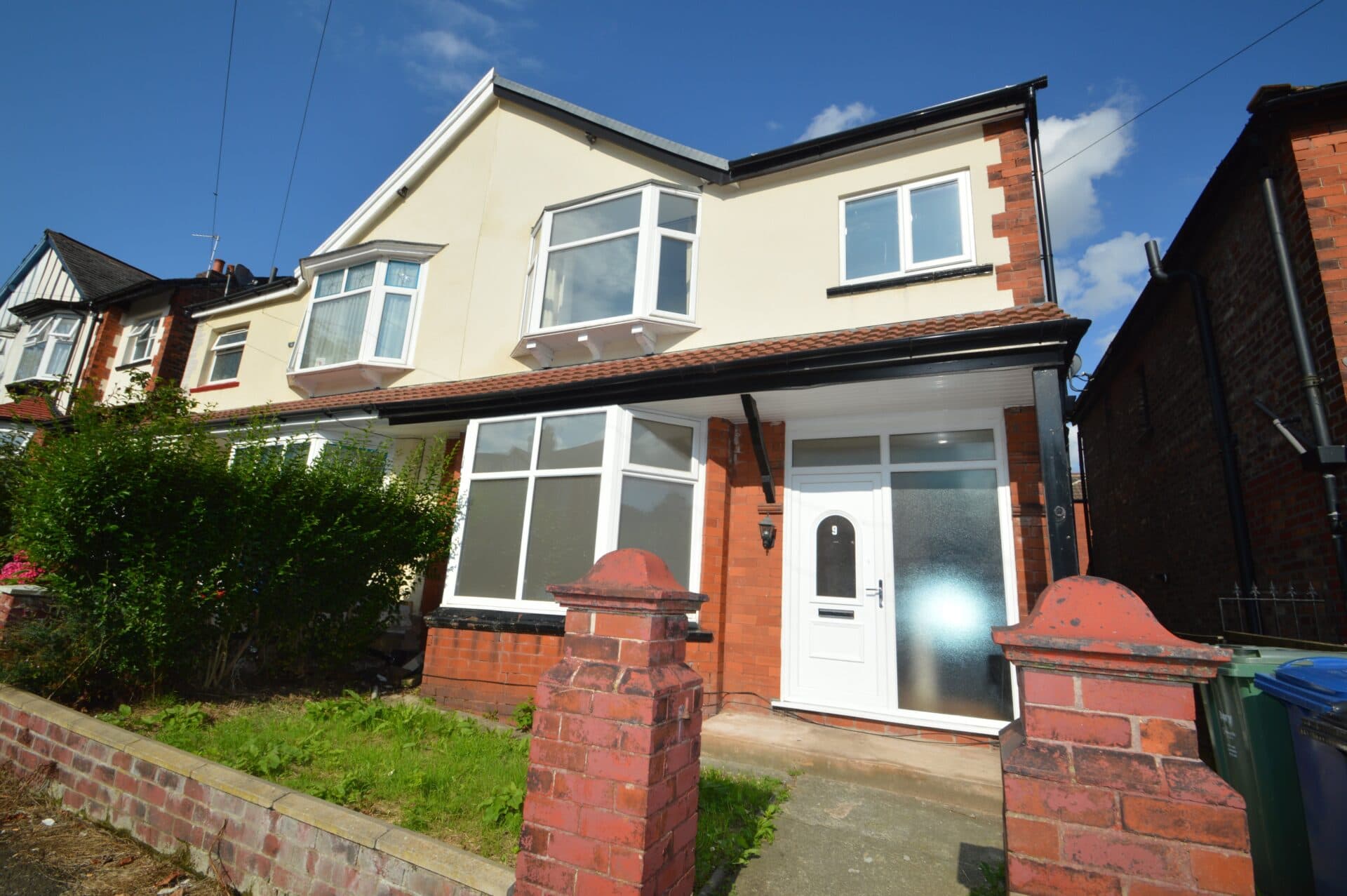 Sedgley Avenue, Prestwich, M25