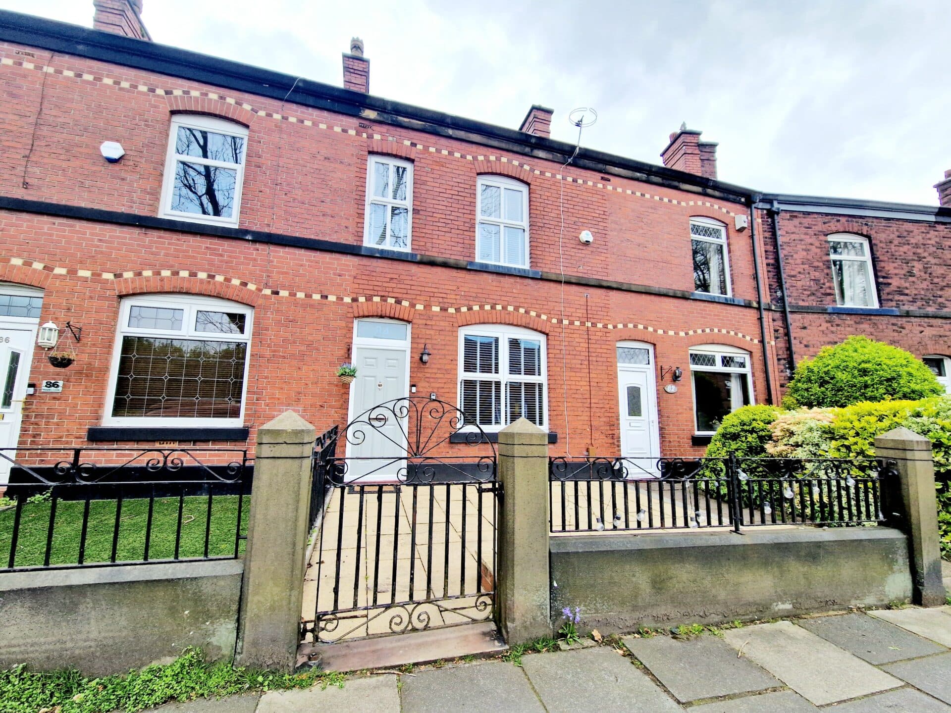Nipper Lane, Whitefield, M45