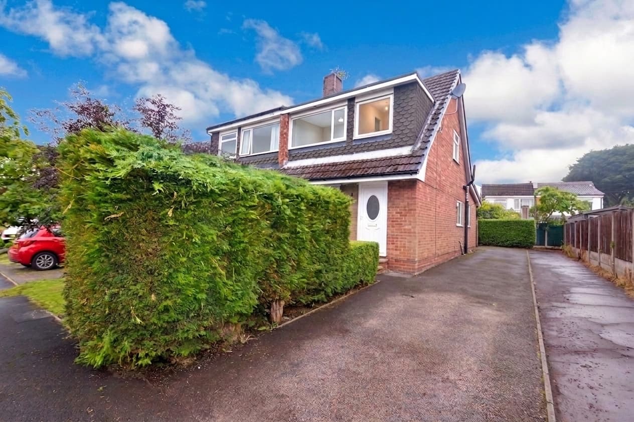 Kings Avenue, Whitefield, M45