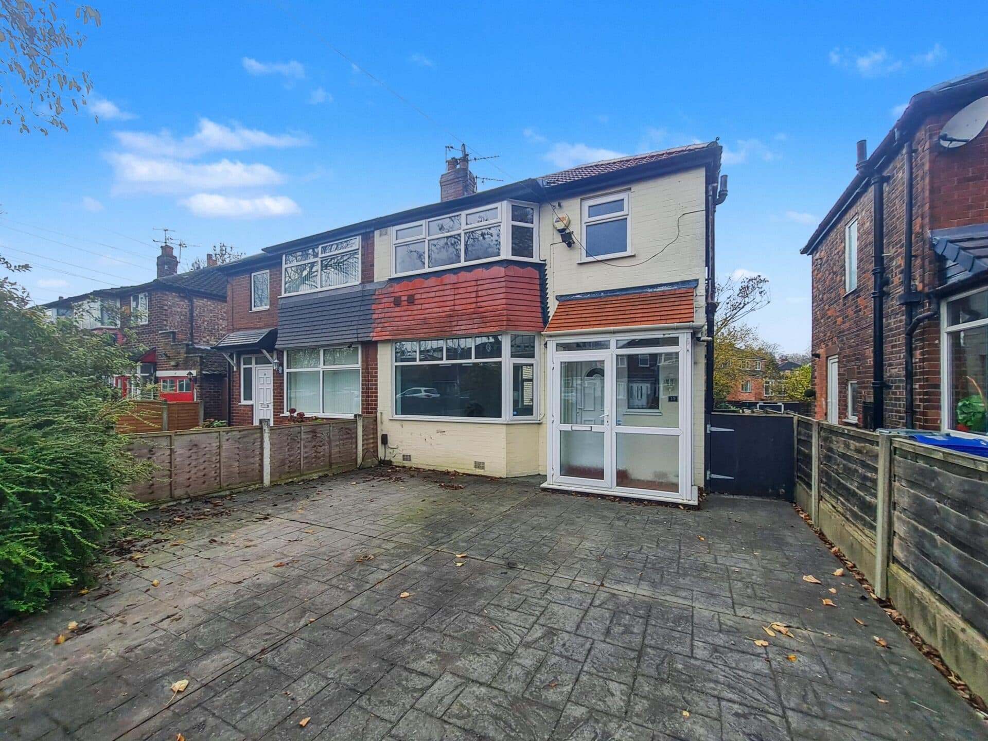Prestfield Road, Whitefield, M45