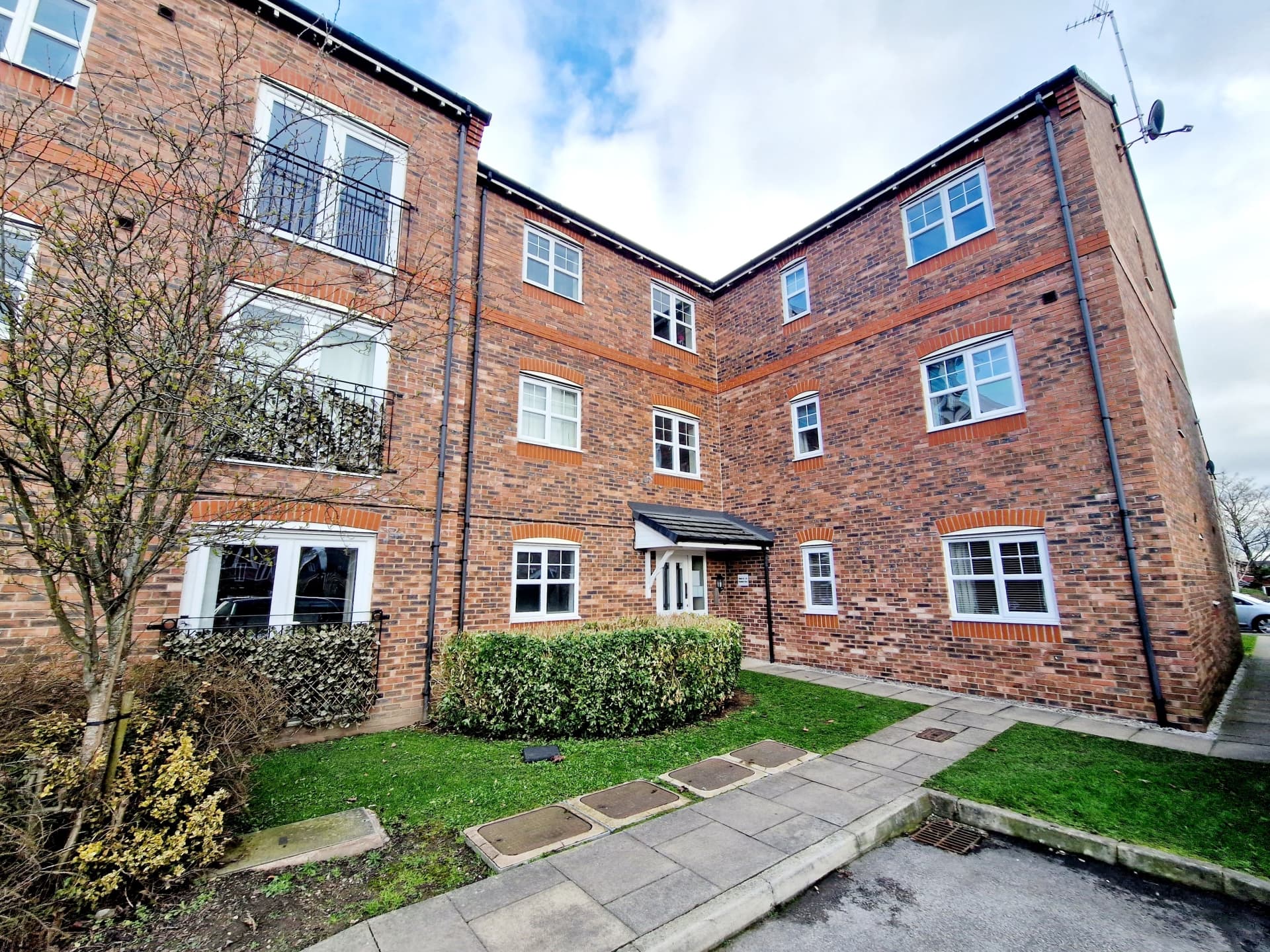 Fernbeck Close, Farnworth, BL4