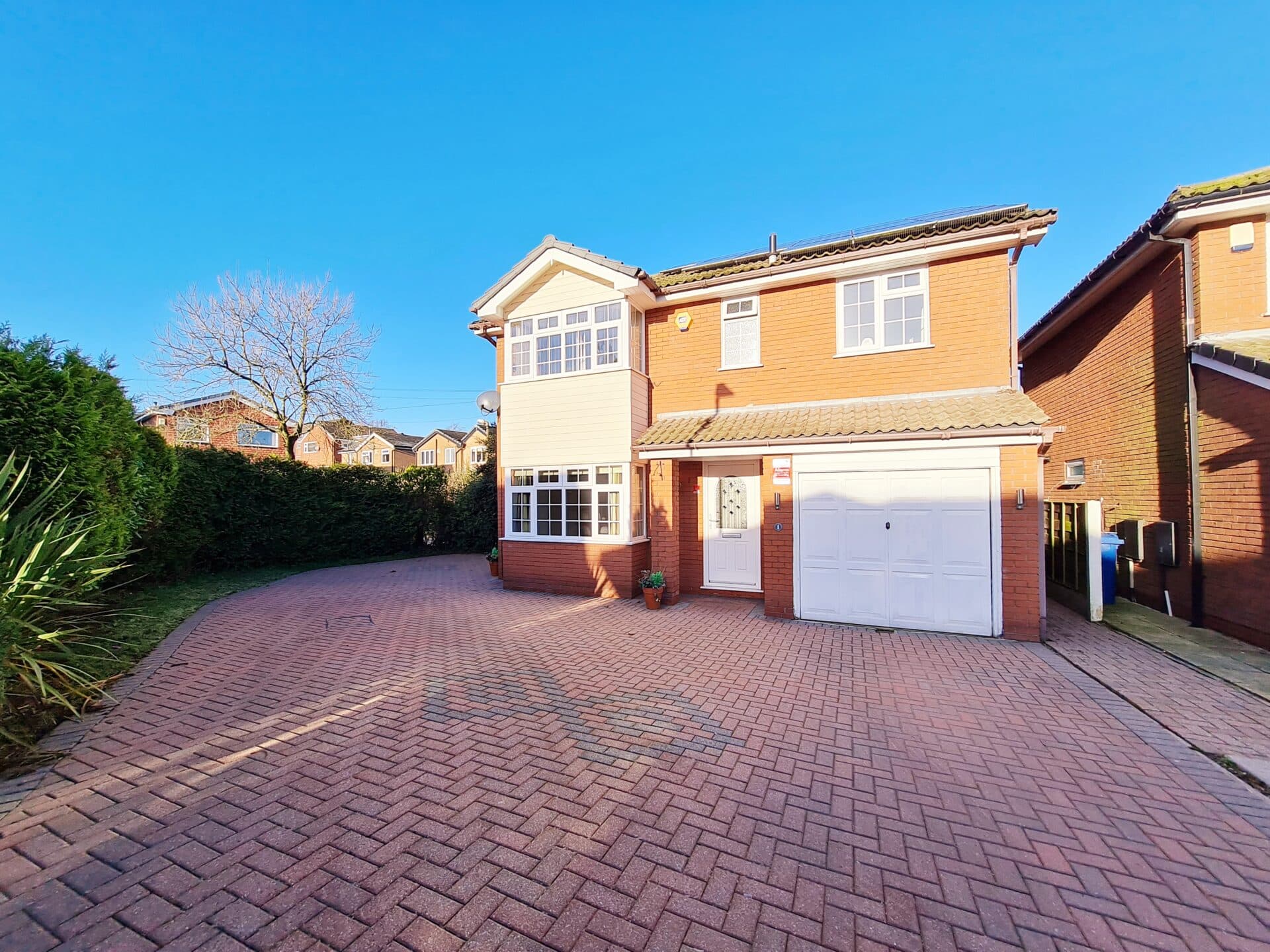 St. Josephs Avenue, Whitefield, M45