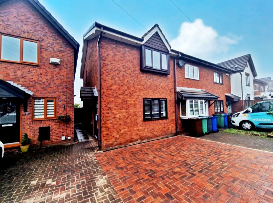 Cuckoo Lane, Whitefield, M45