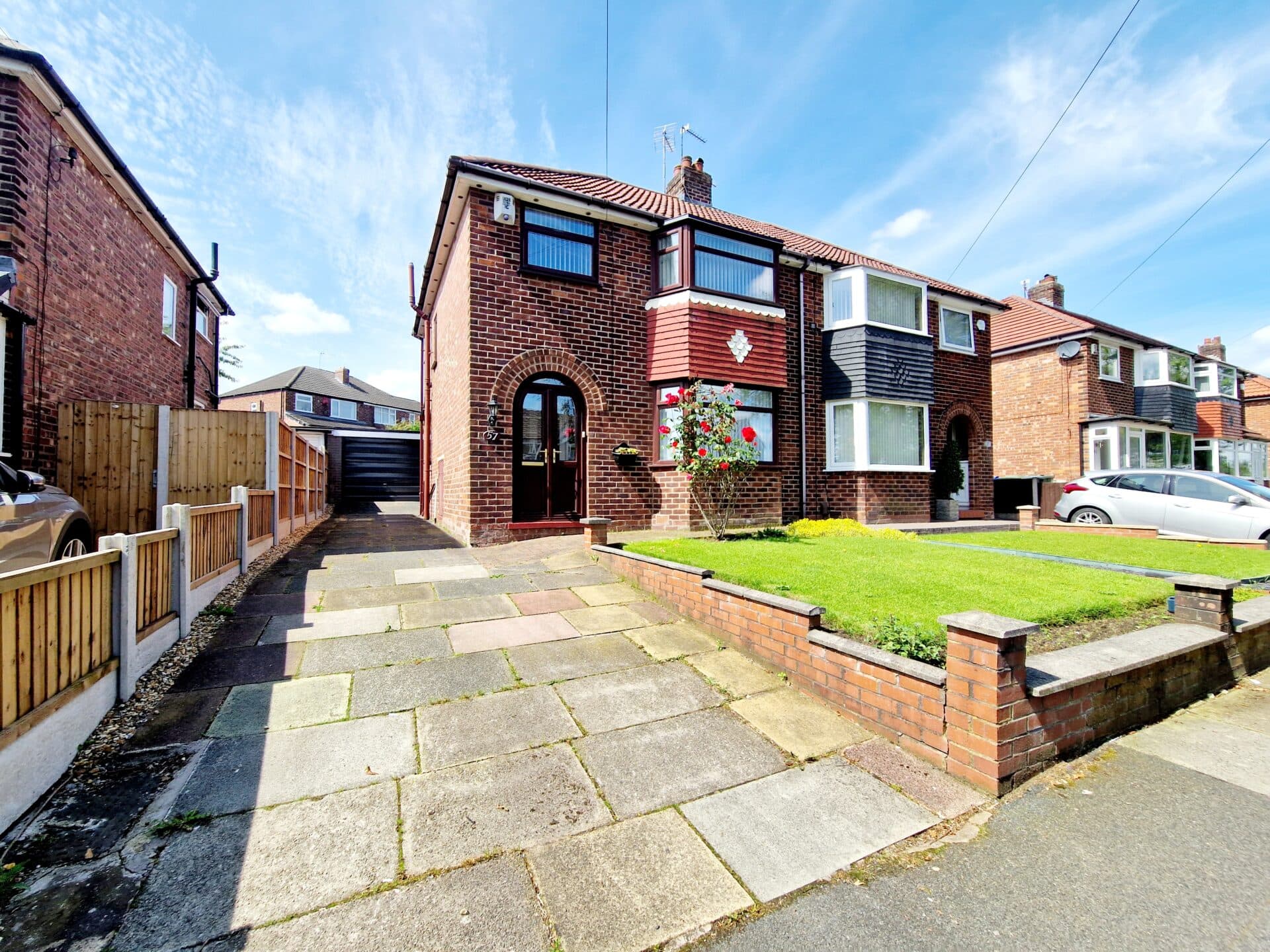 Hazel Road, Whitefield, M45