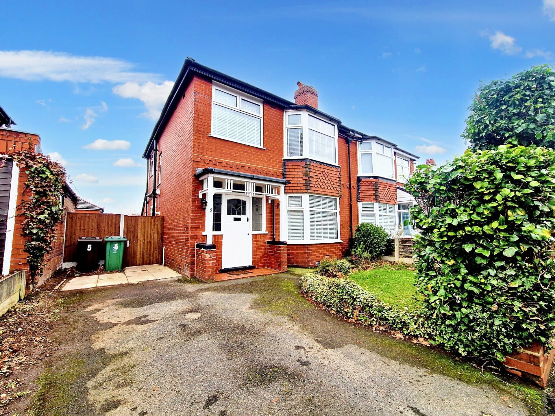 Clive Avenue, Whitefield, M45