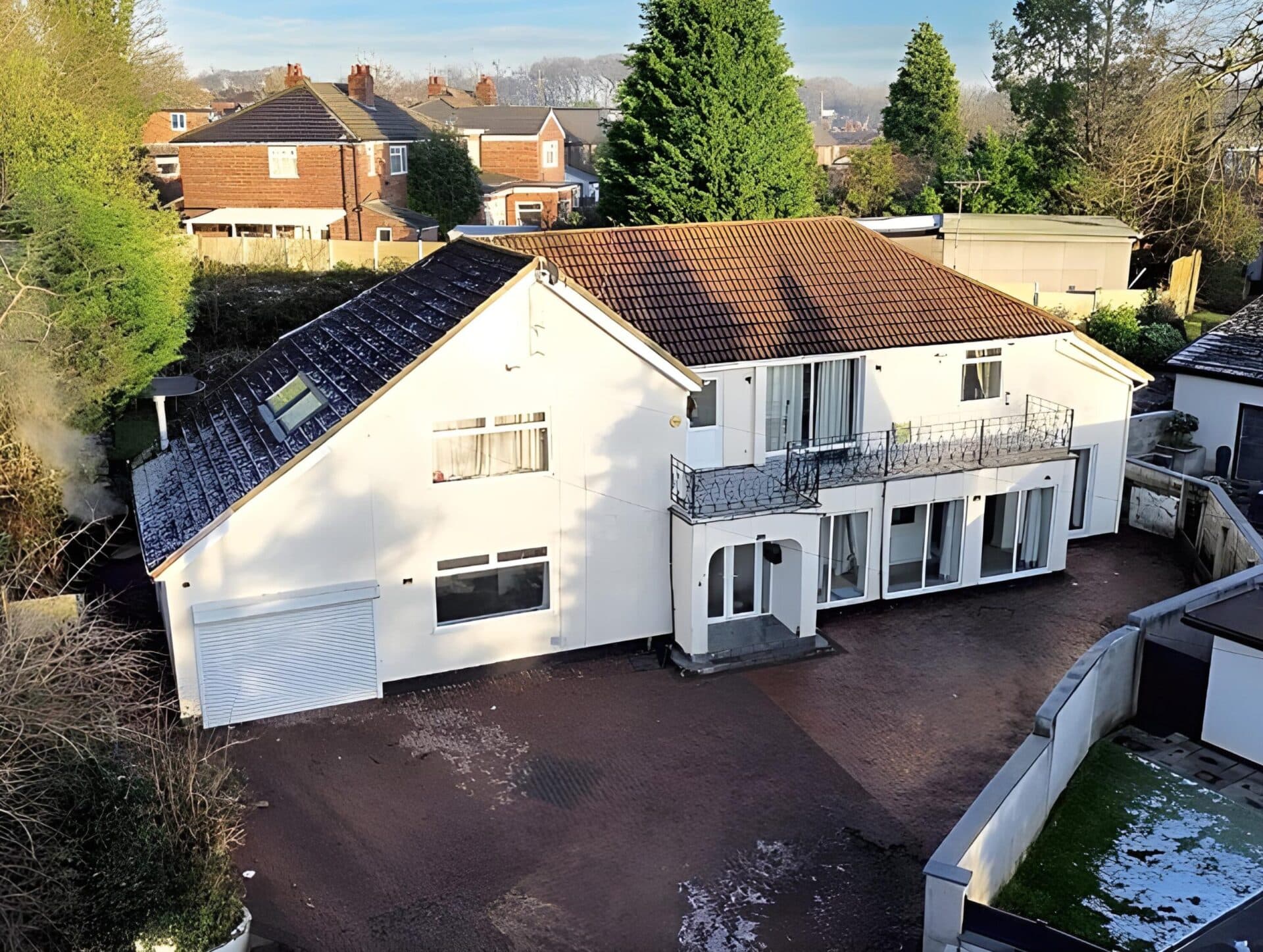 Wells Avenue, Prestwich, M25