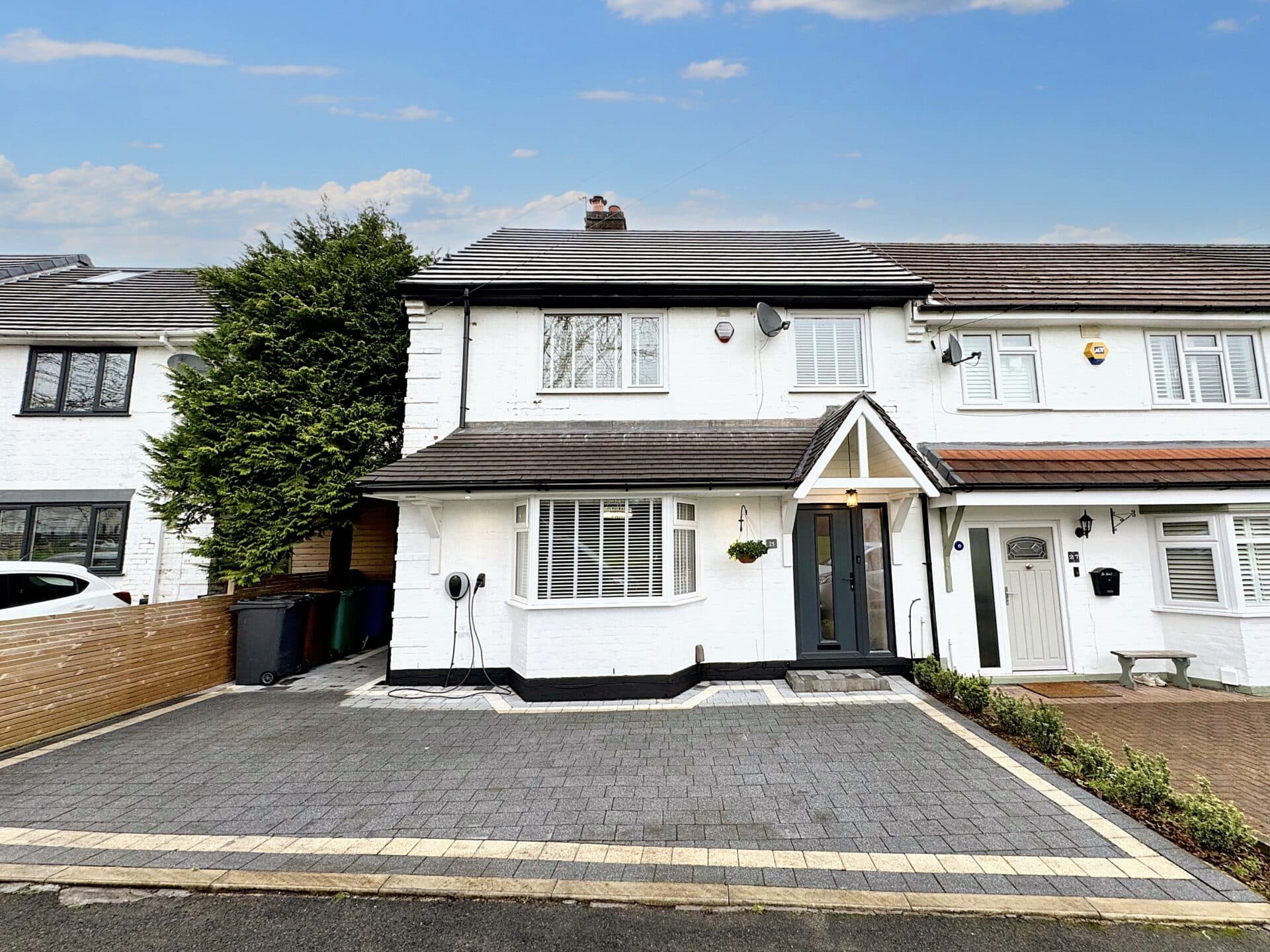 Tintern Avenue, Whitefield, M45