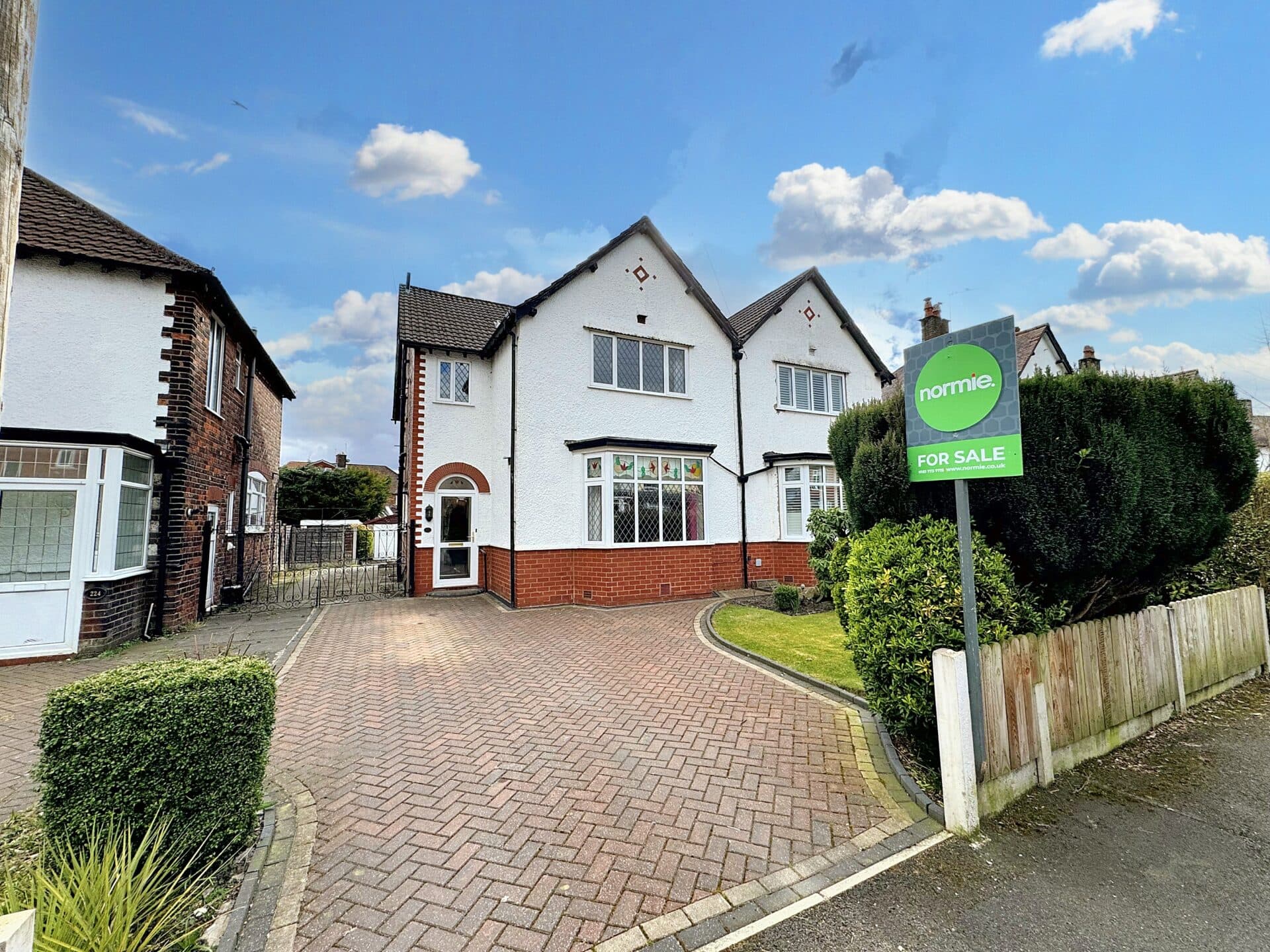 Heywood Road, Prestwich, M25
