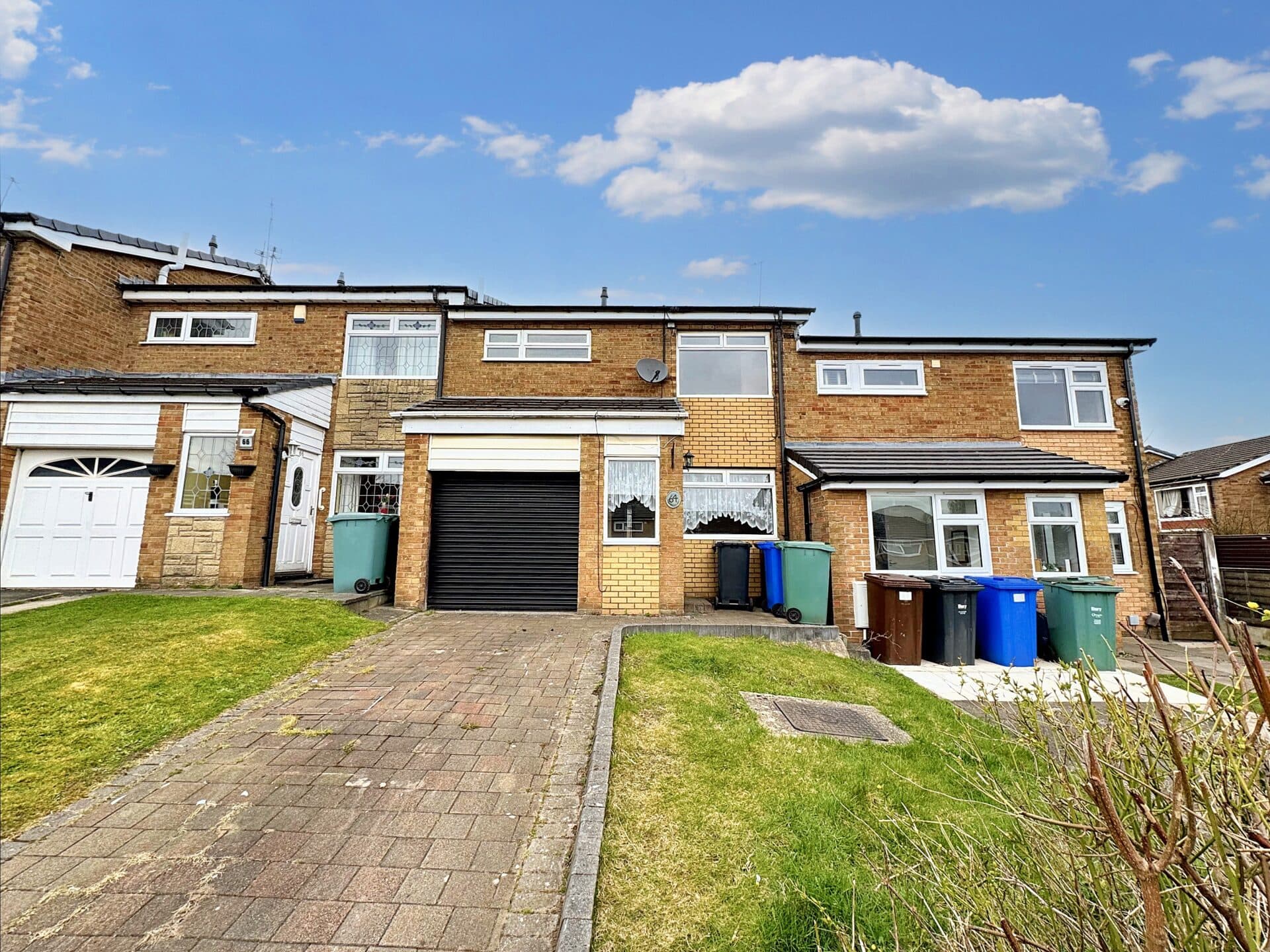 Tintern Avenue, Whitefield, M45