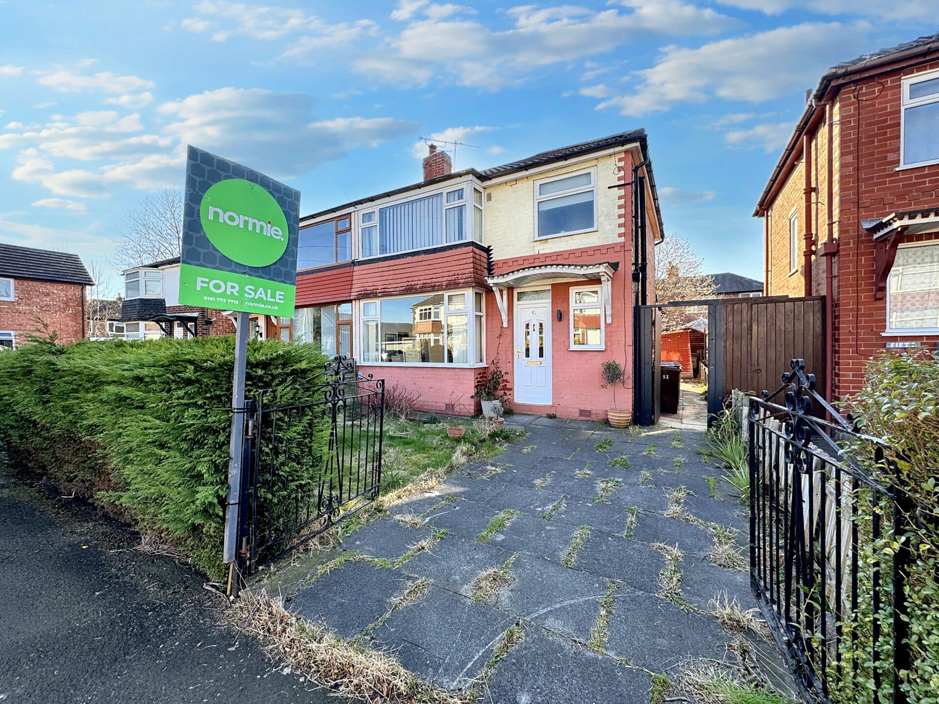 Holyrood Road, Prestwich, M25