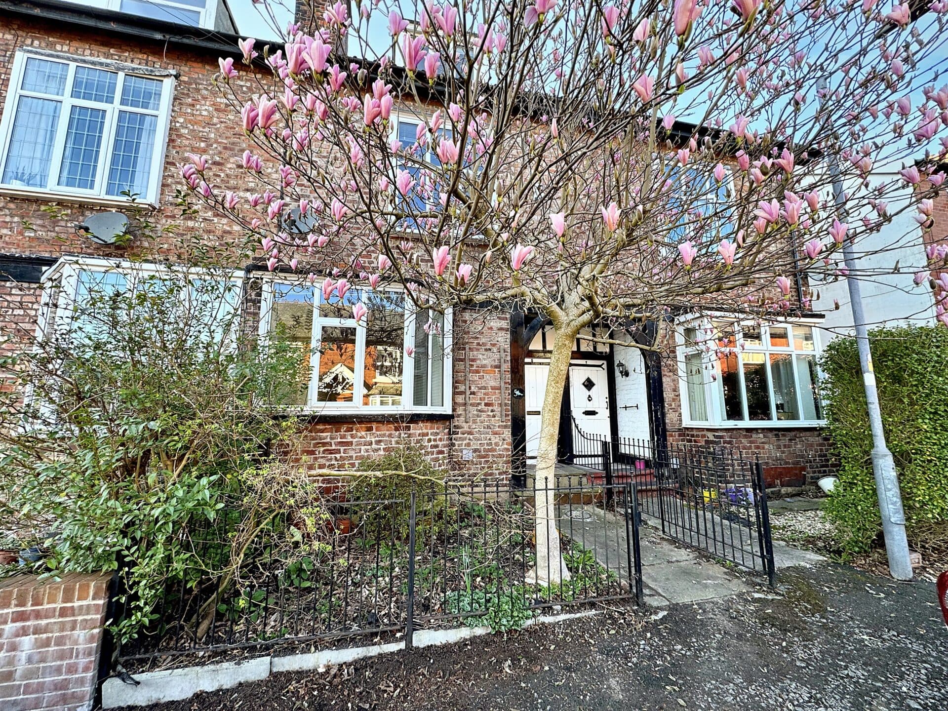 Mountfield, Prestwich, M25