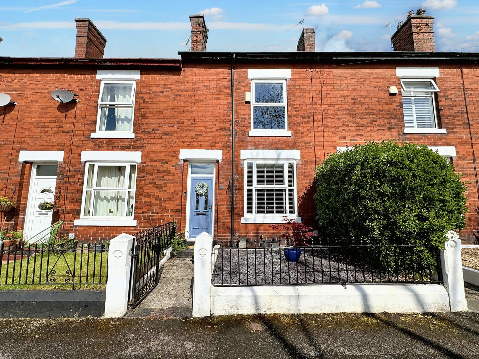 North Road, Prestwich, M25