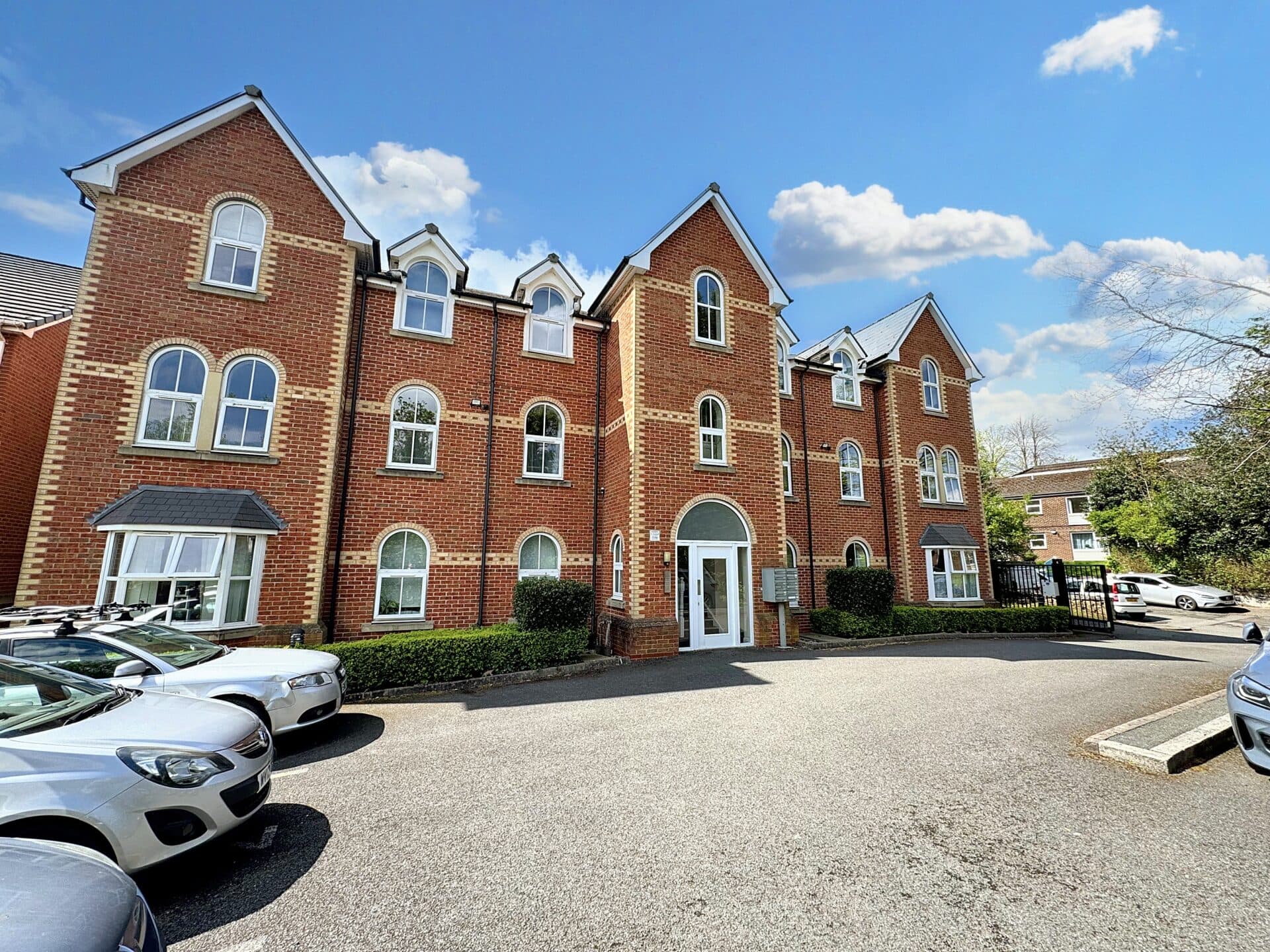 Oakhurst Gardens, Prestwich, M25