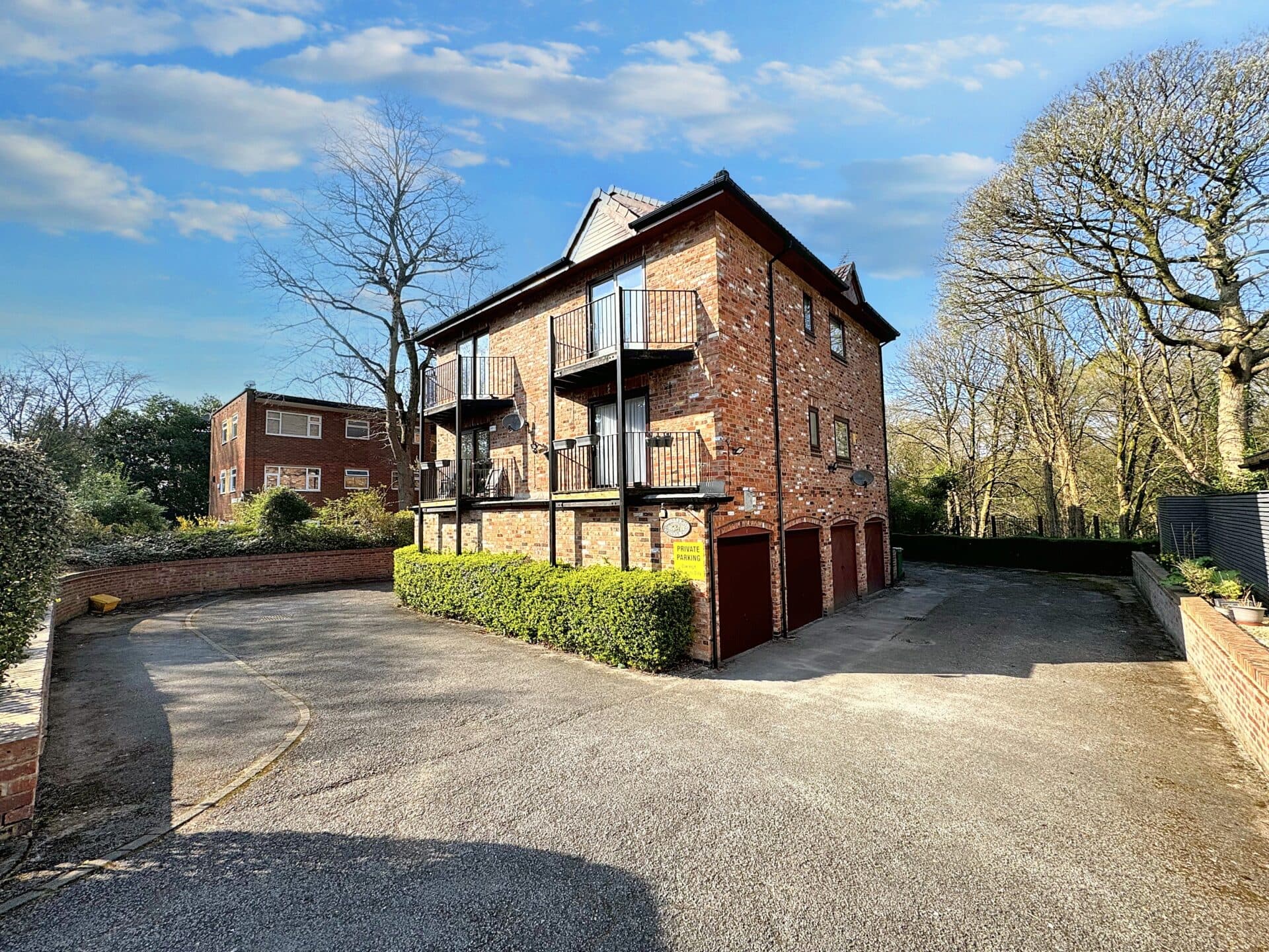 Oakleigh, St. Anns Road, M25