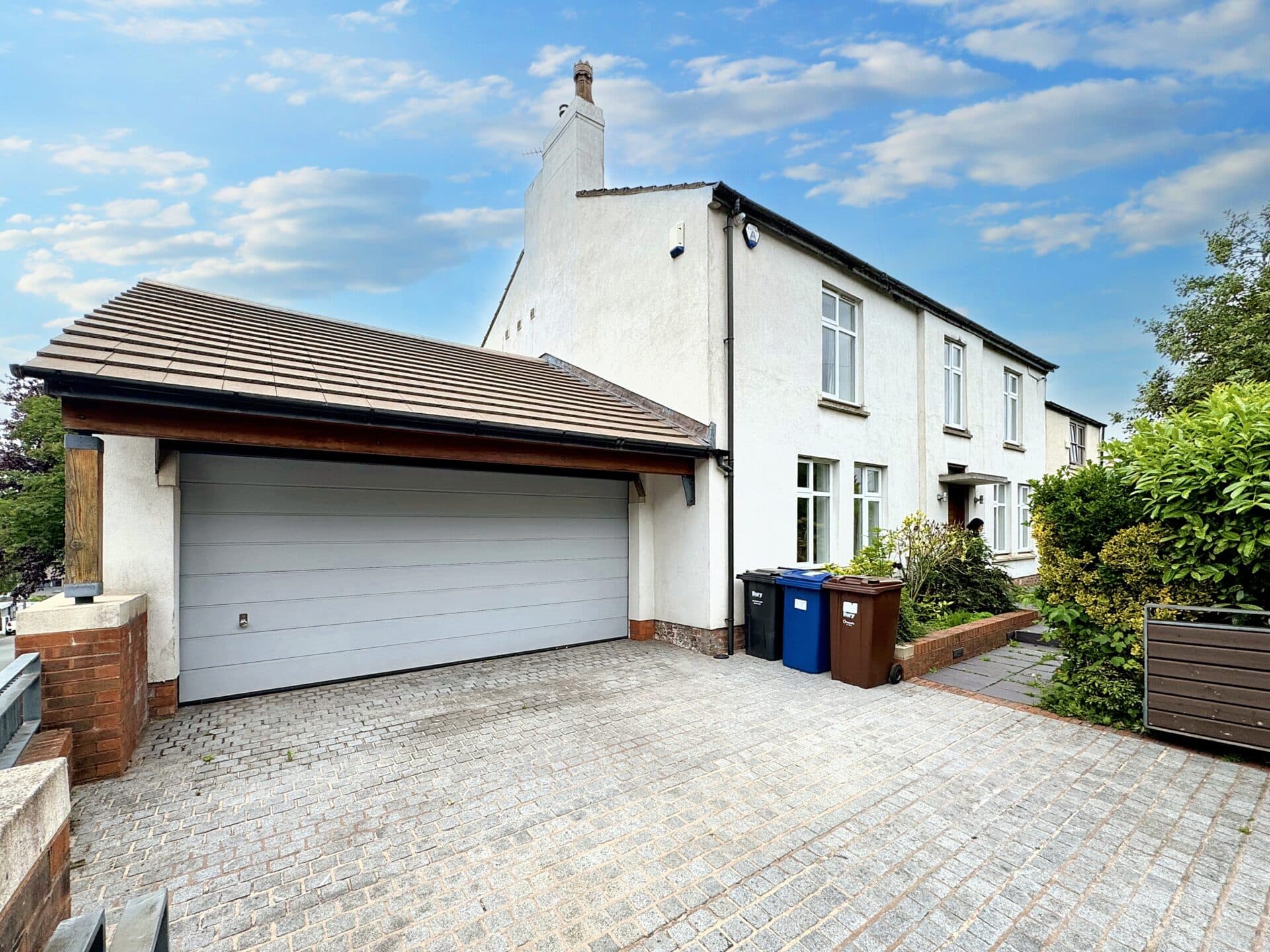 Simister Lane, Prestwich, M25