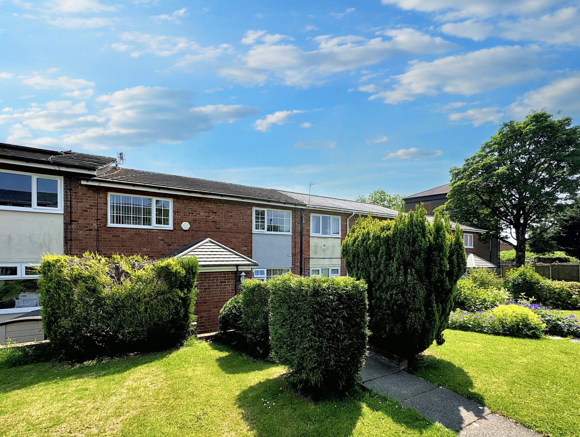 Naden Walk, Whitefield, M45
