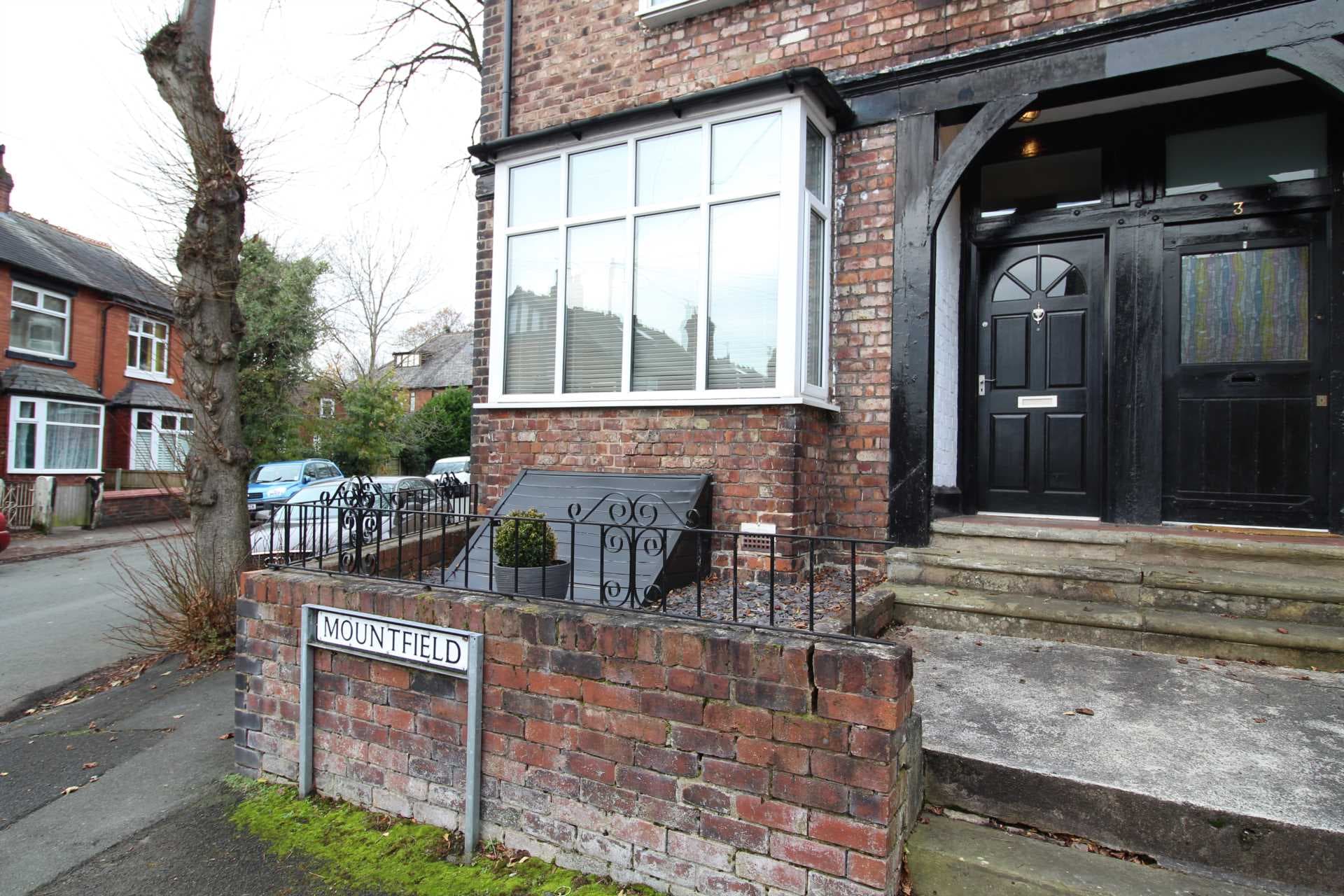 Mountfield, Prestwich, M25