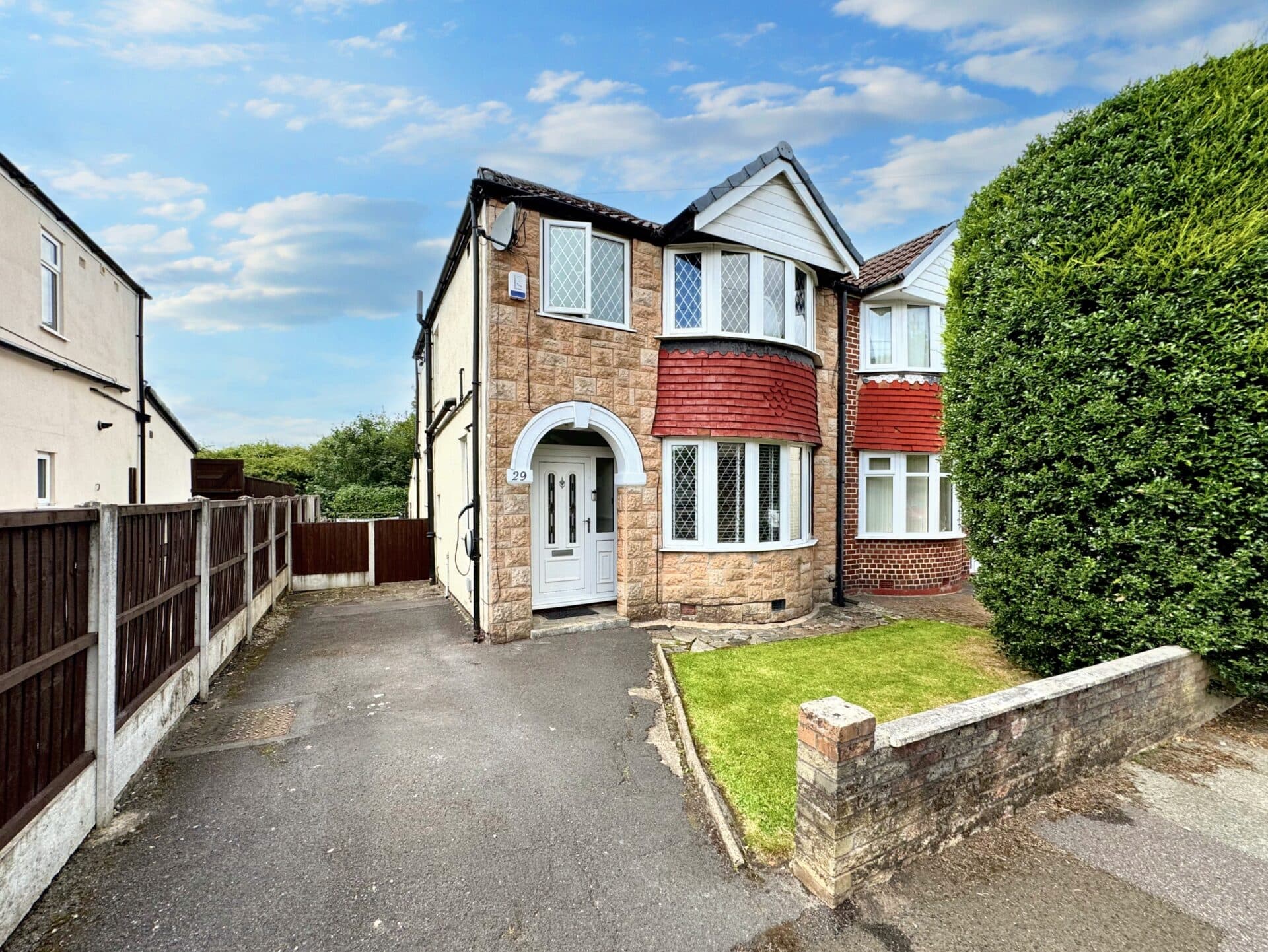 Stanway Road, Whitefield, M45