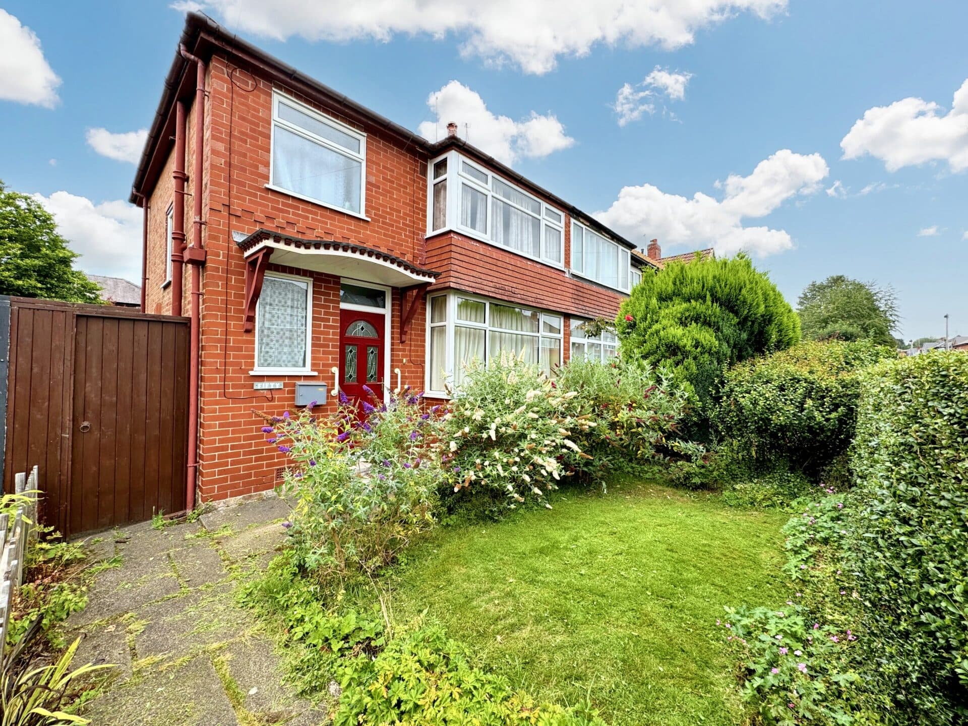 Holyrood Road, Prestwich, M25