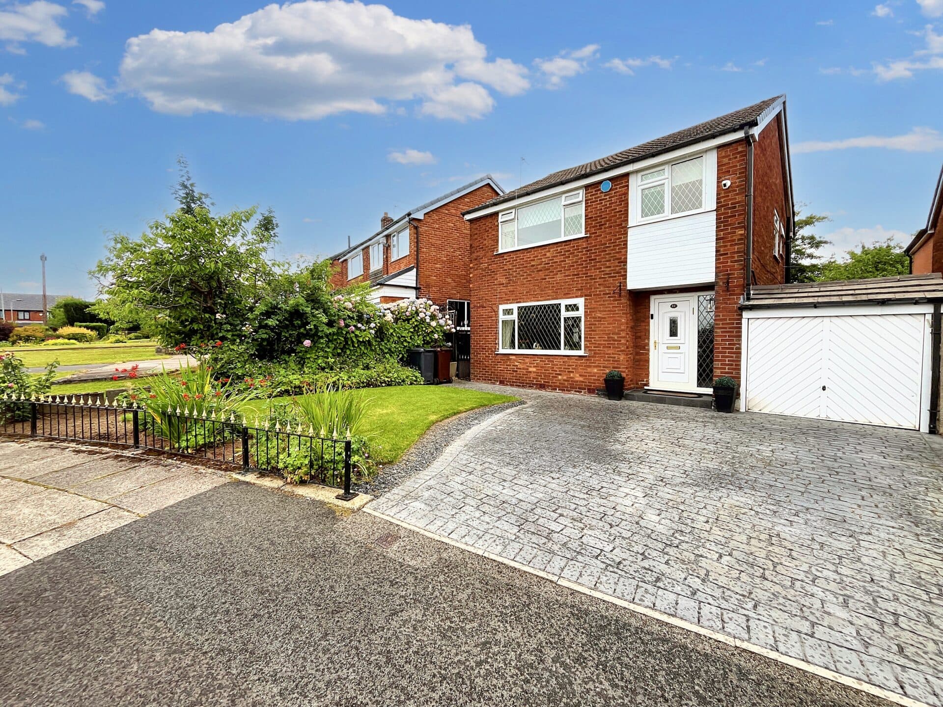Rhodes Drive, Bury, BL9
