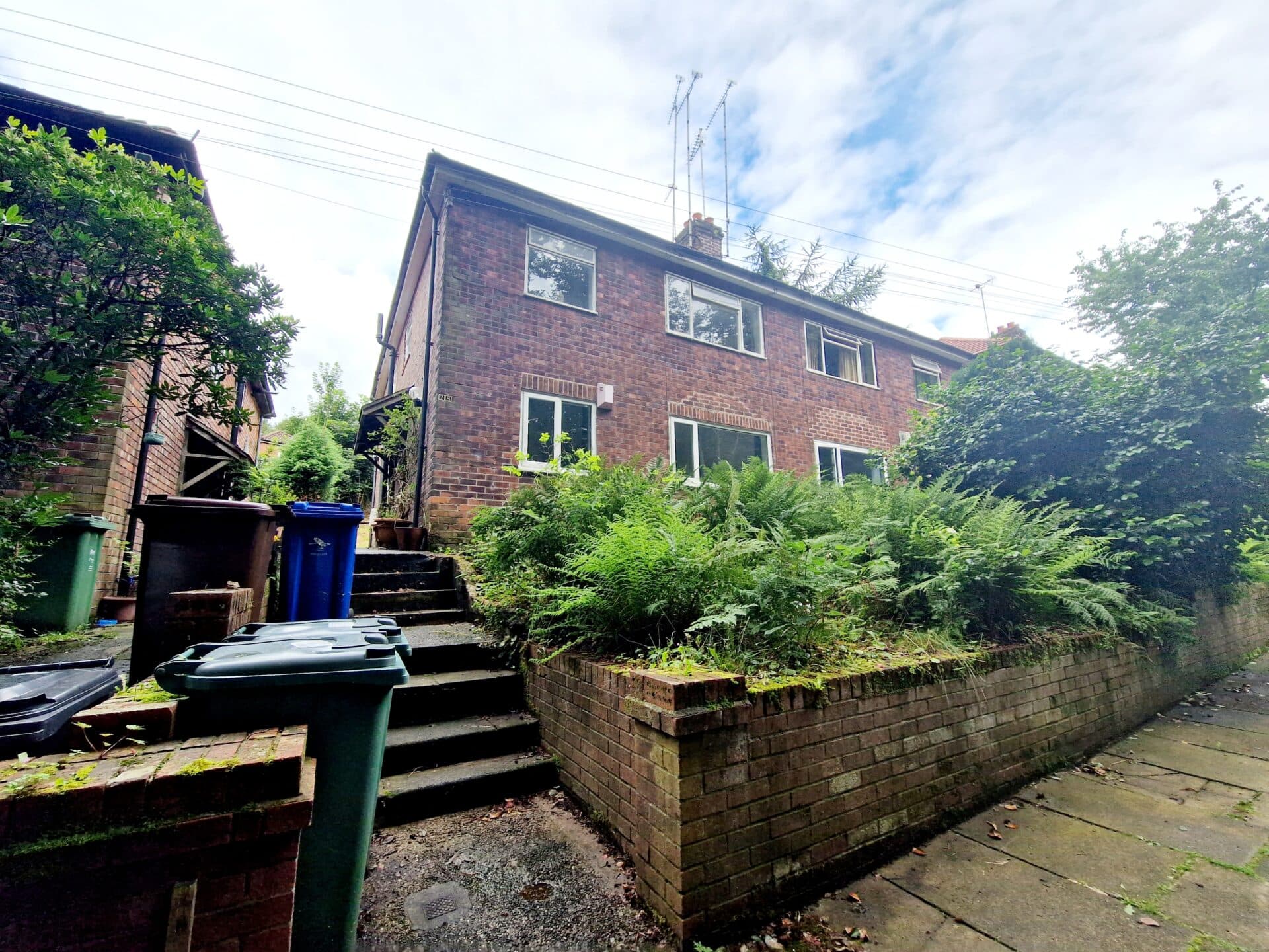 Clough Drive, Prestwich, M25