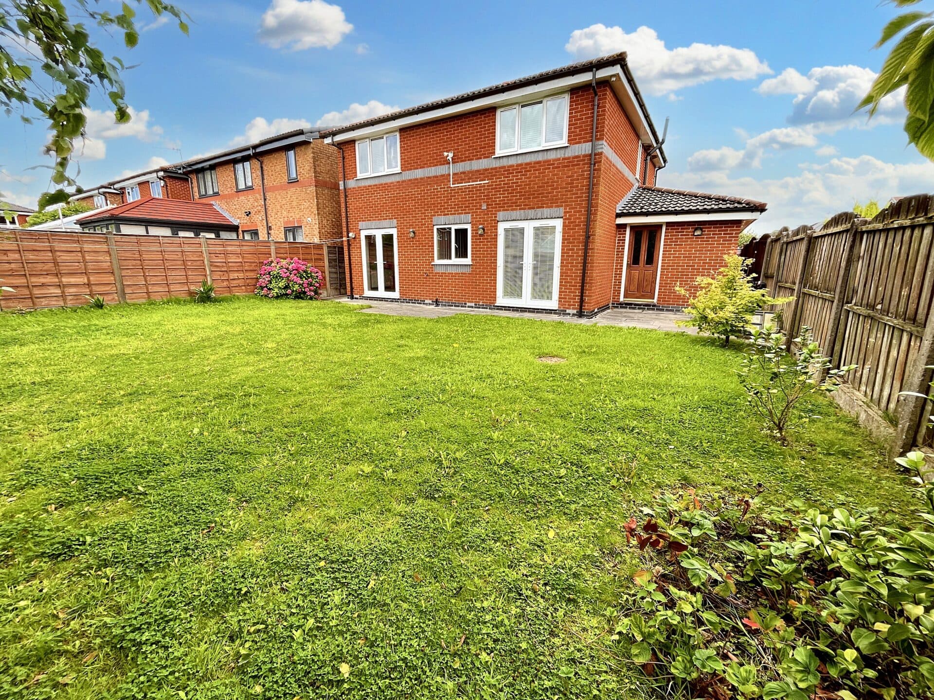 Albert Drive, Whitefield, M45