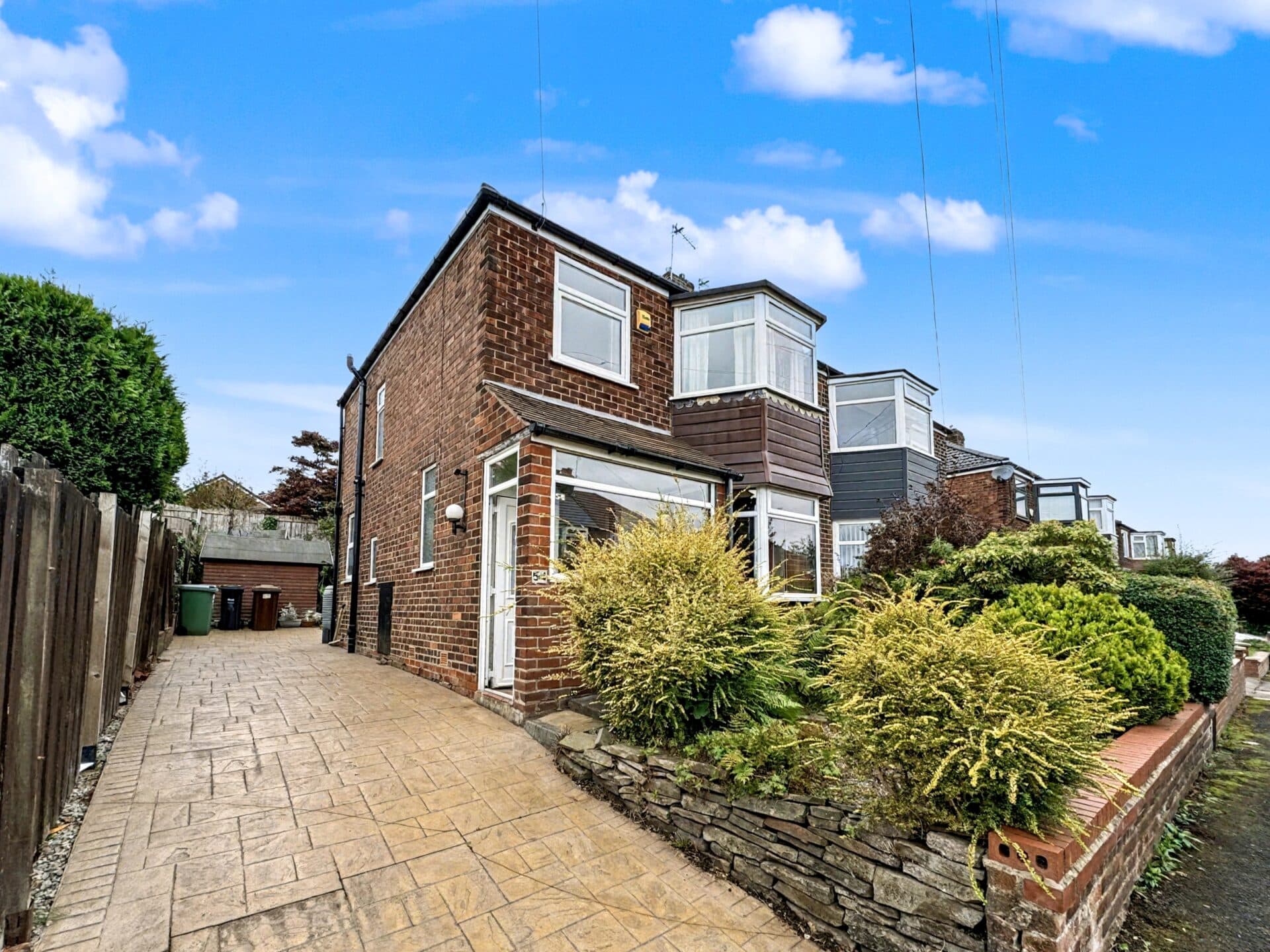 Ridge Crescent, Whitefield, M45