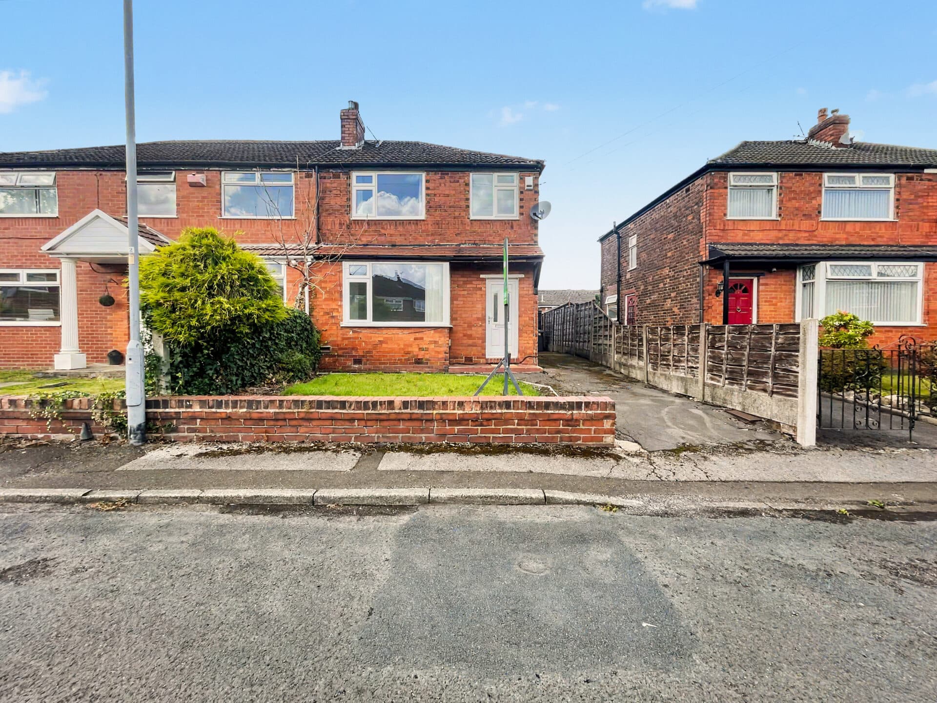 Hilltop Avenue, Whitefield, M45