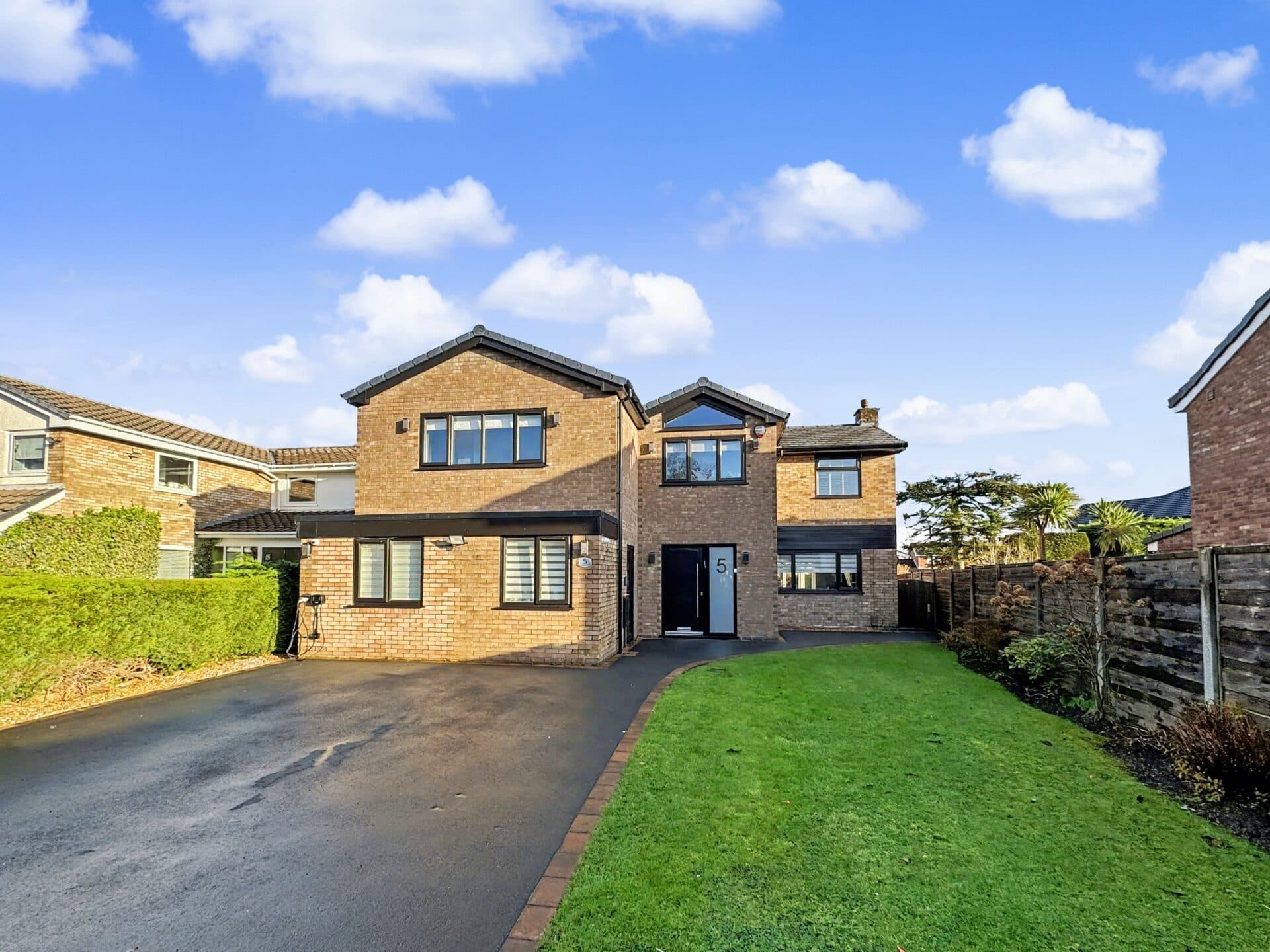 Lower Croft, Whitefield, M45