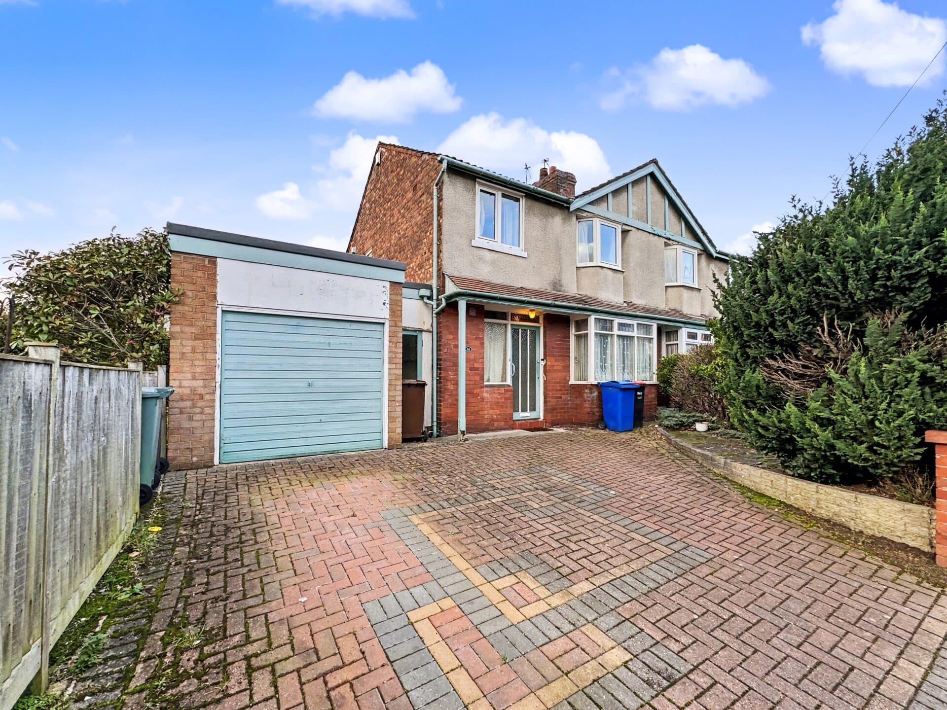 Woodland Crescent, Prestwich, M25