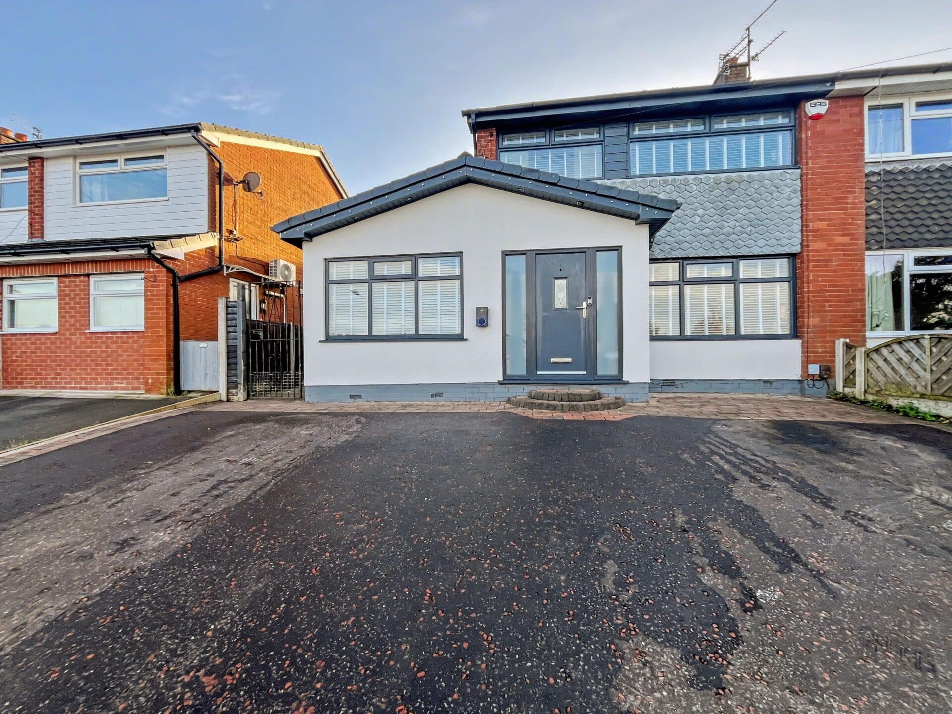 Oakwell Drive, Bury, BL9