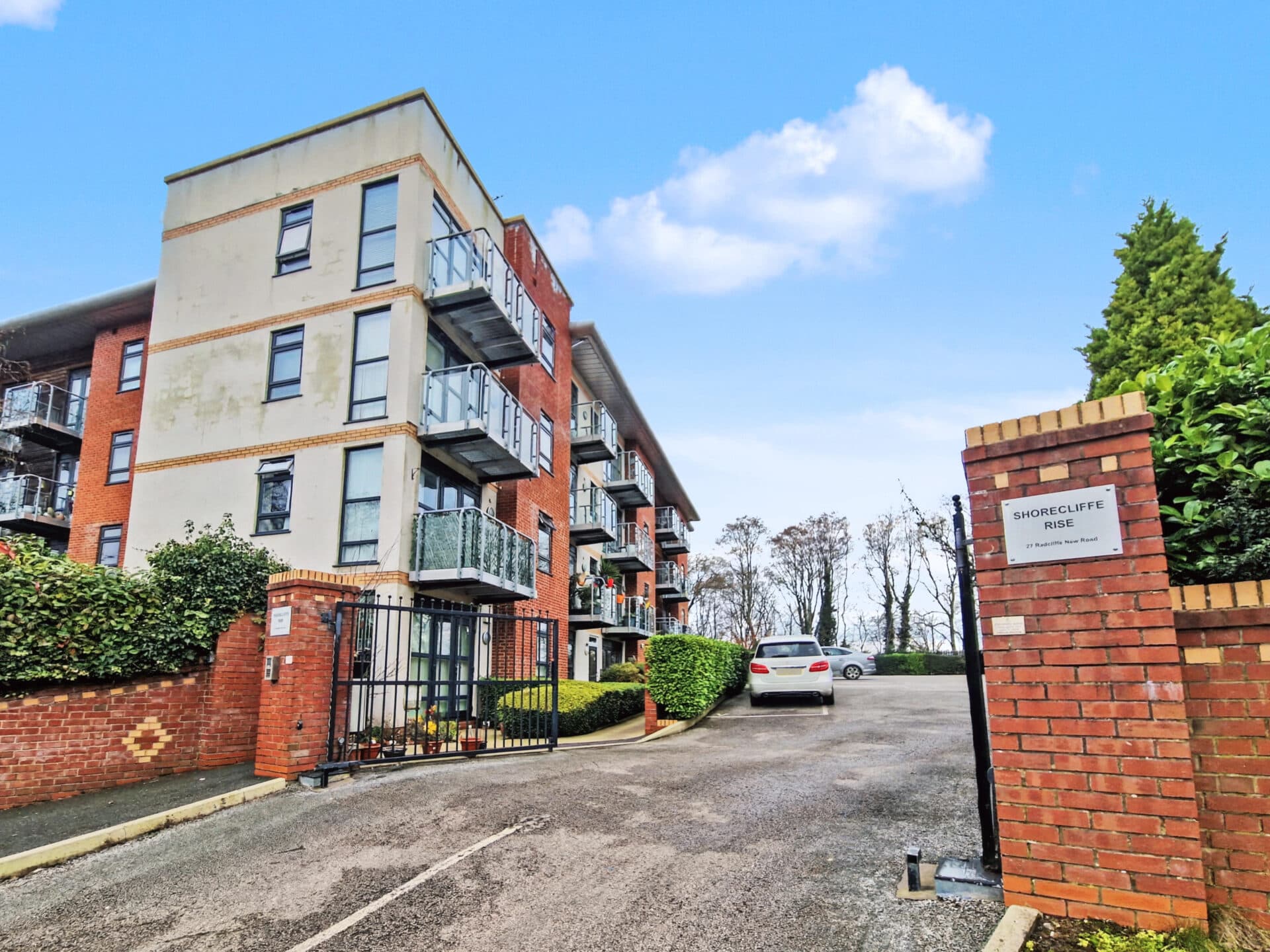 Radcliffe New Road, Radcliffe, M26