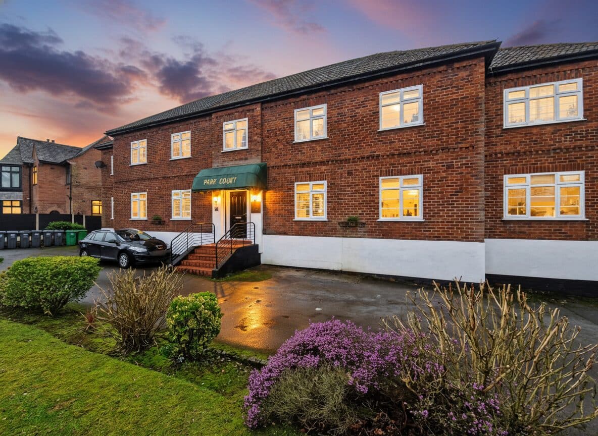 Park Road, Prestwich, M25