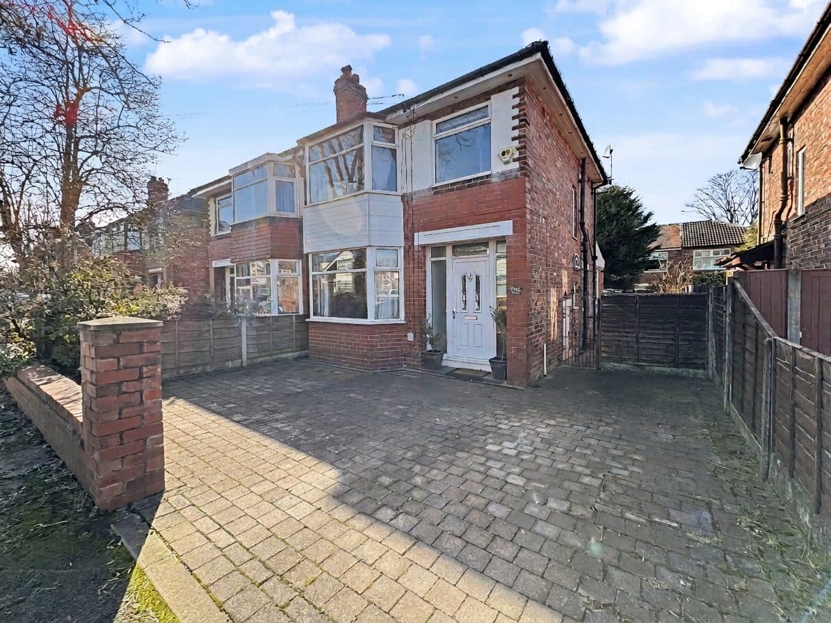 Pine Avenue, Whitefield, M45
