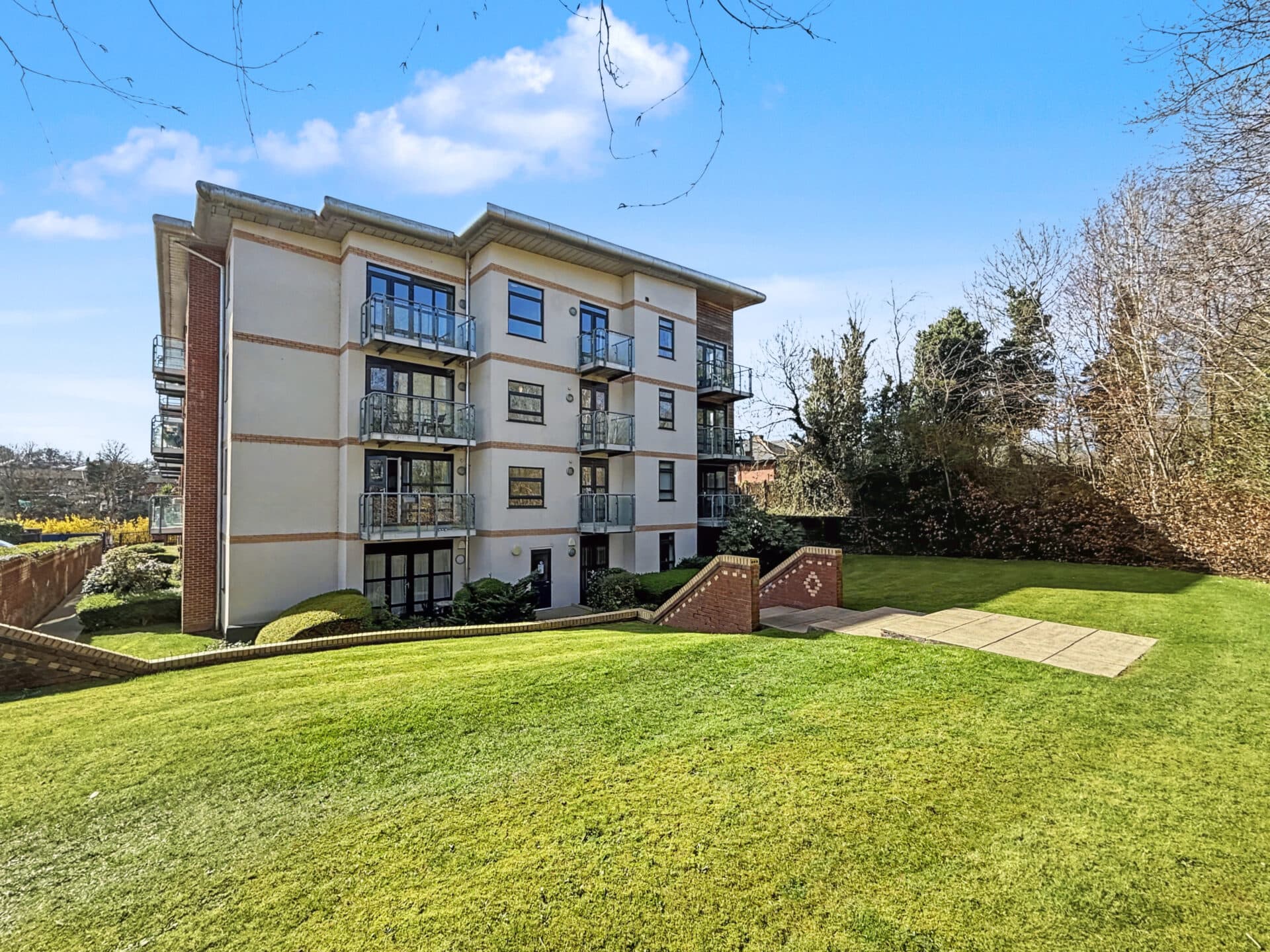 Radcliffe New Road, Radcliffe, M26