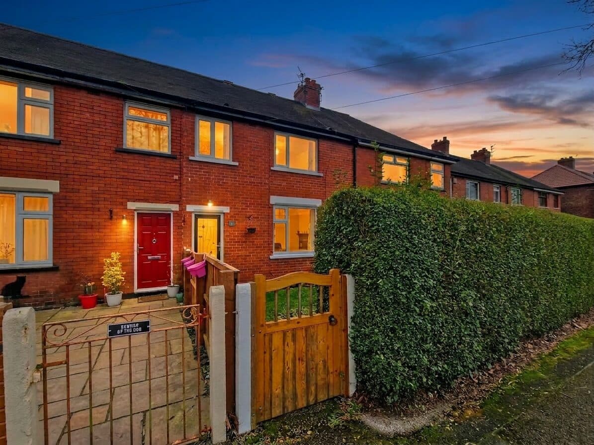 Bradshaw Avenue, Whitefield, M45