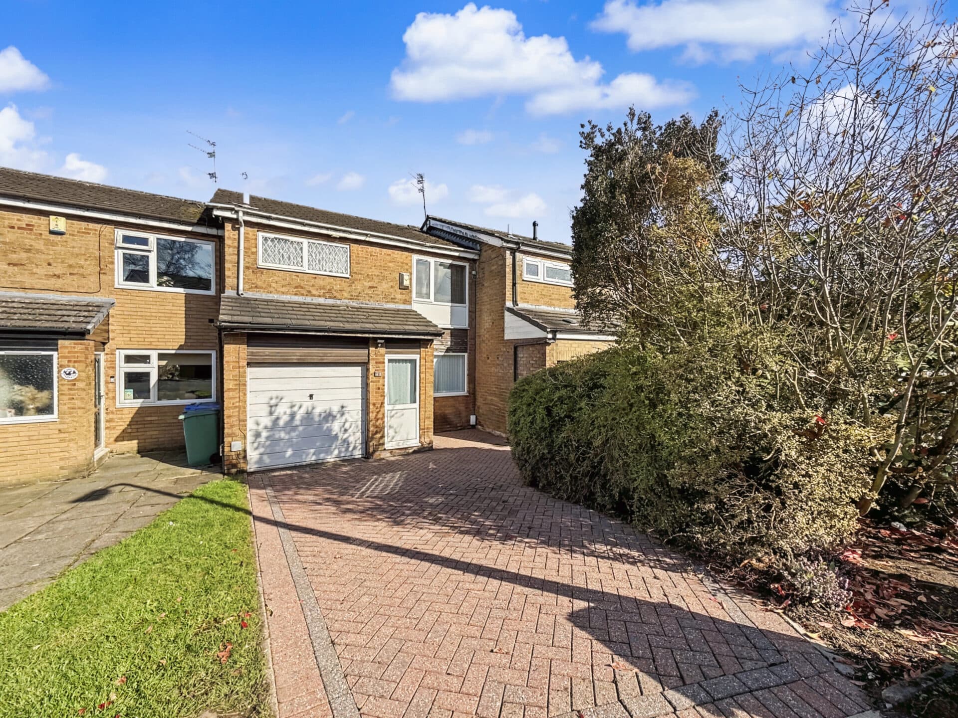 Tintern Avenue, Whitefield, M45