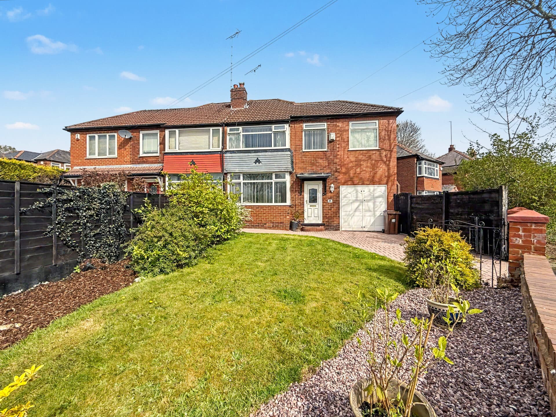 Agecroft Road West, Prestwich, M25