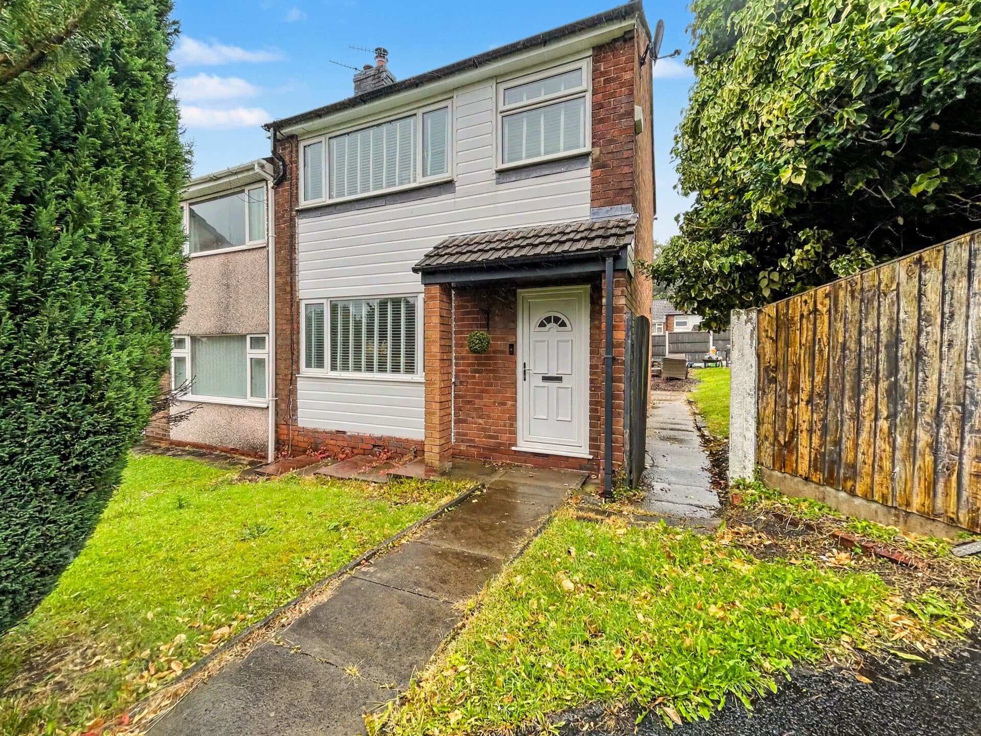 Simister Green, Prestwich, M25