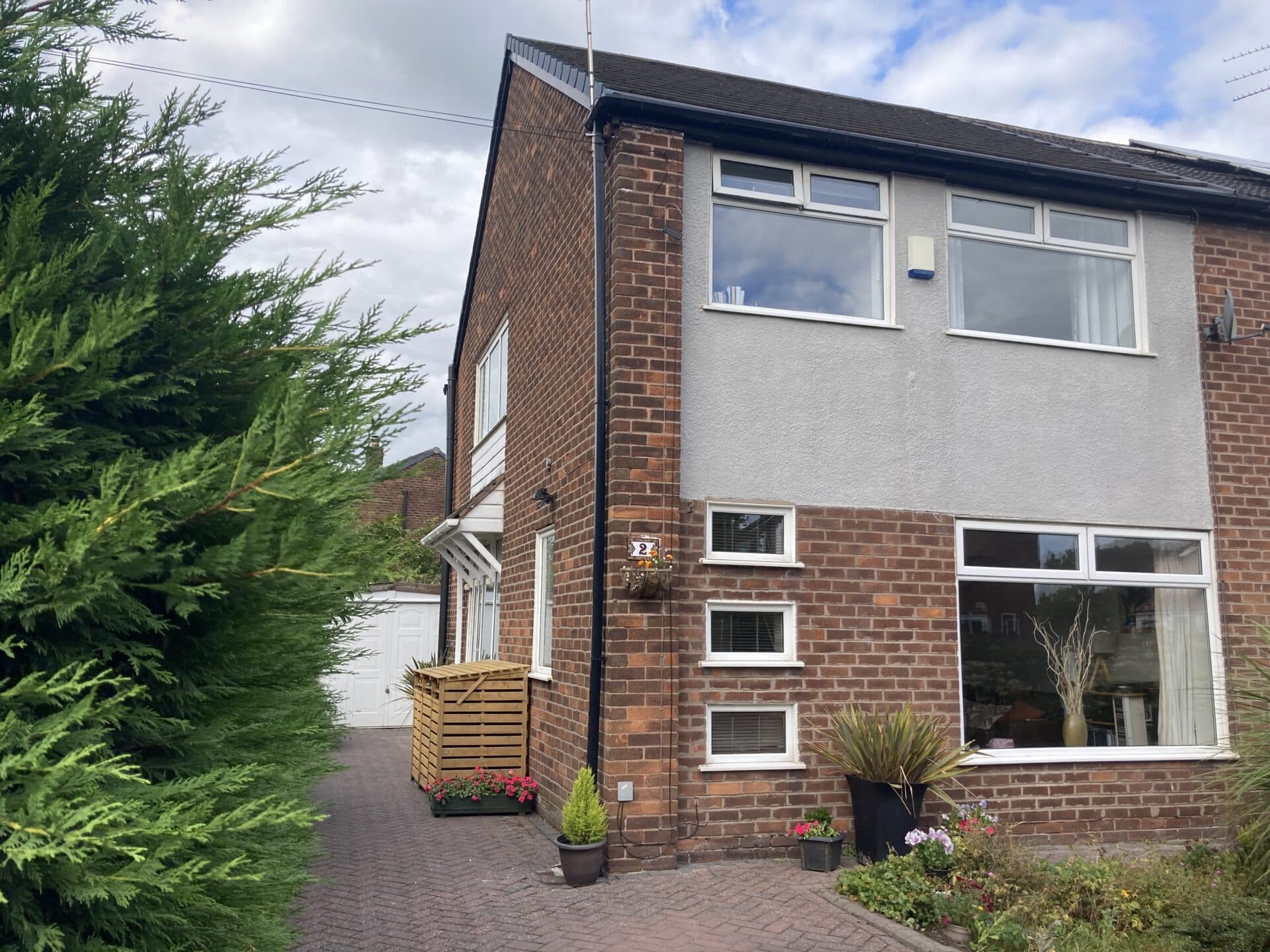 Lindrick Avenue, Whitefield, M45