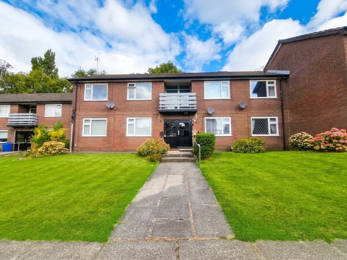 Heywood Gardens, Prestwich, M25
