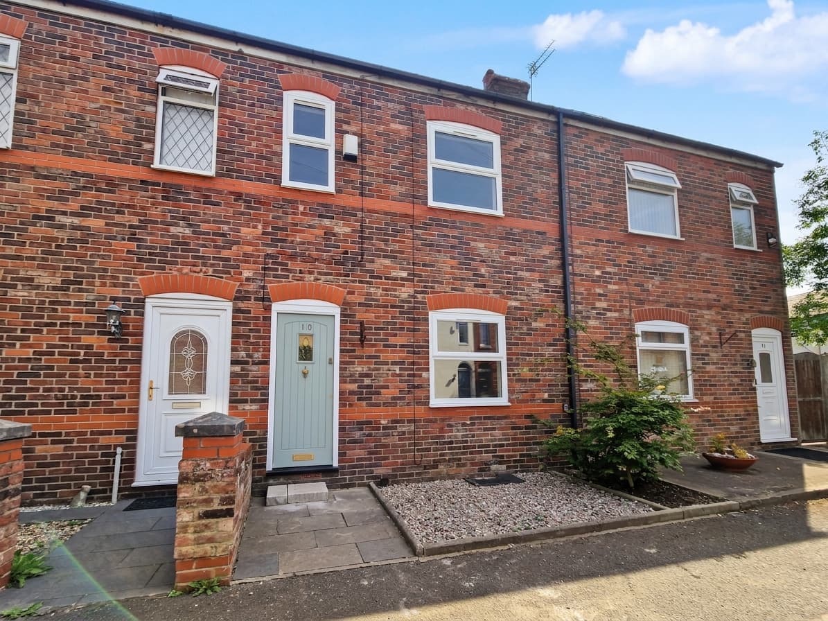 Hamilton Avenue, Eccles, M30