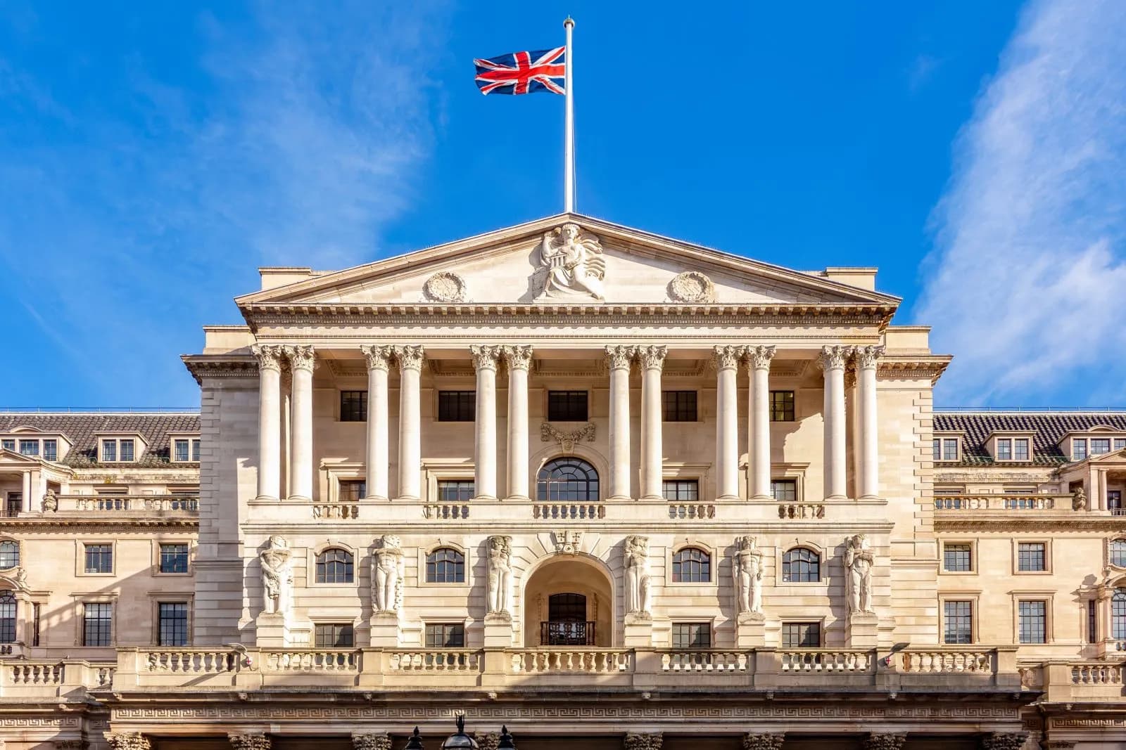 Bank of England Holds Interest Rates at 4% – What It Means for You