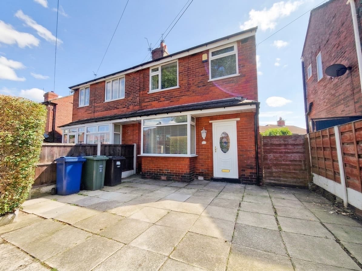 Lancaster Avenue, Whitefield, M45