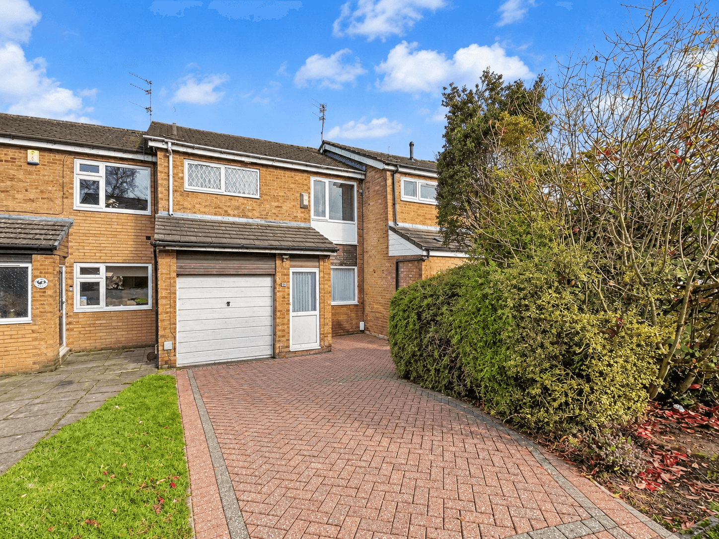 Tintern Avenue, Whitefield, M45
