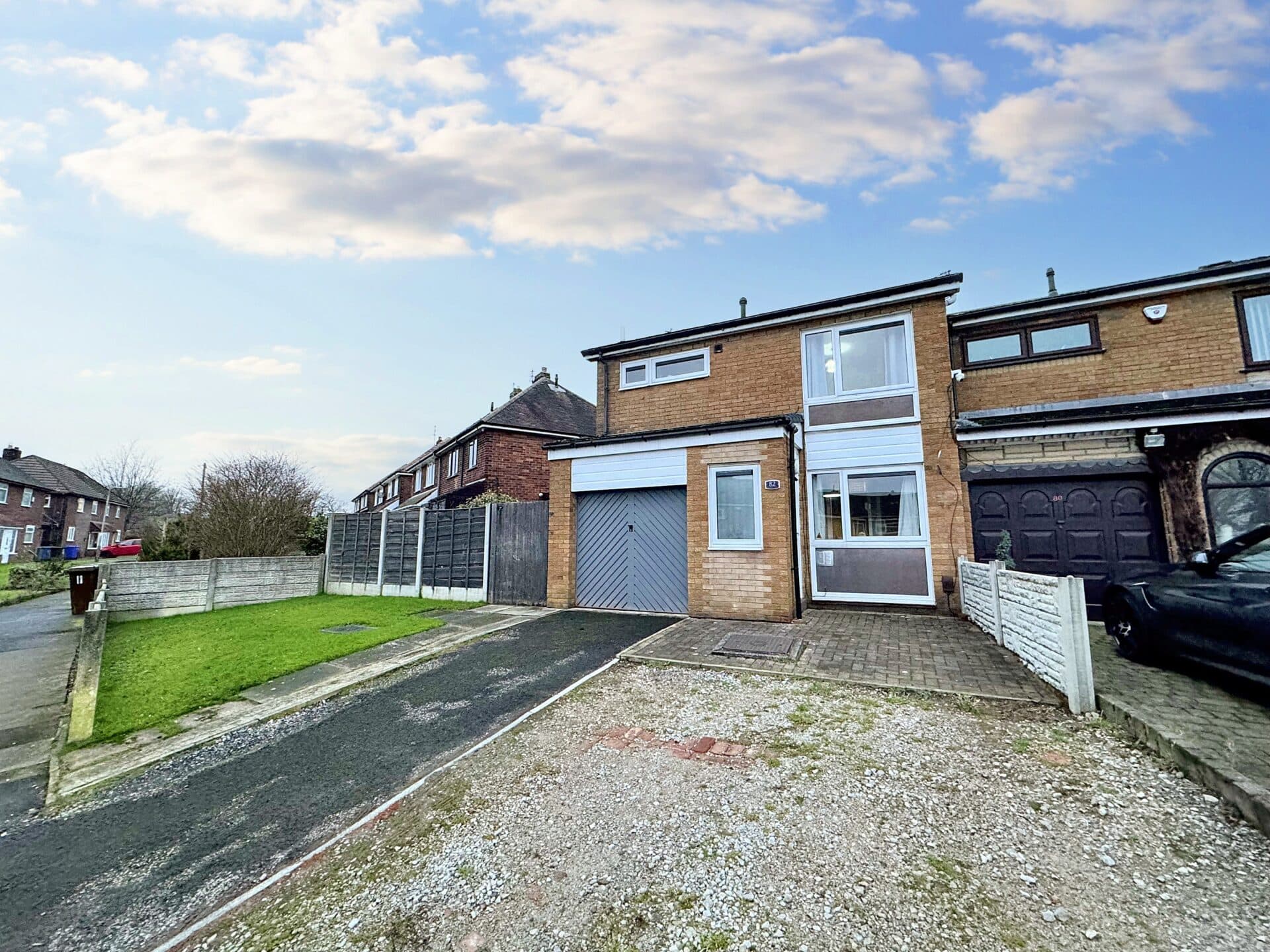 Tintern Avenue, Whitefield, M45