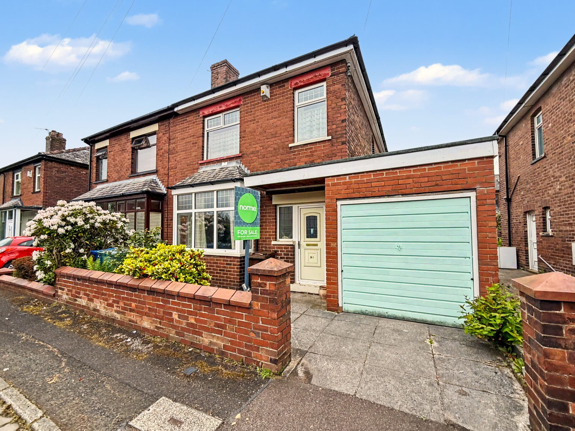 West View Grove, Whitefield, M45