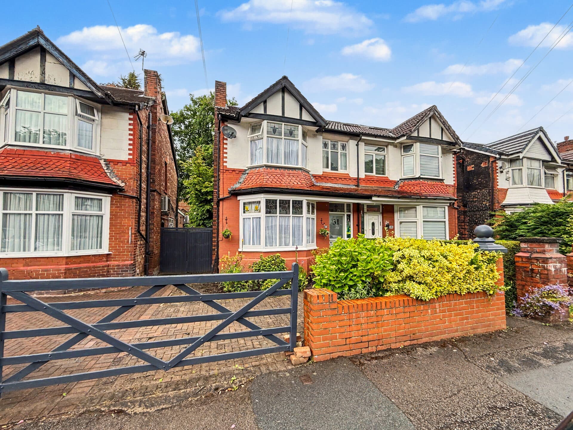 Albert Avenue, Prestwich, M25