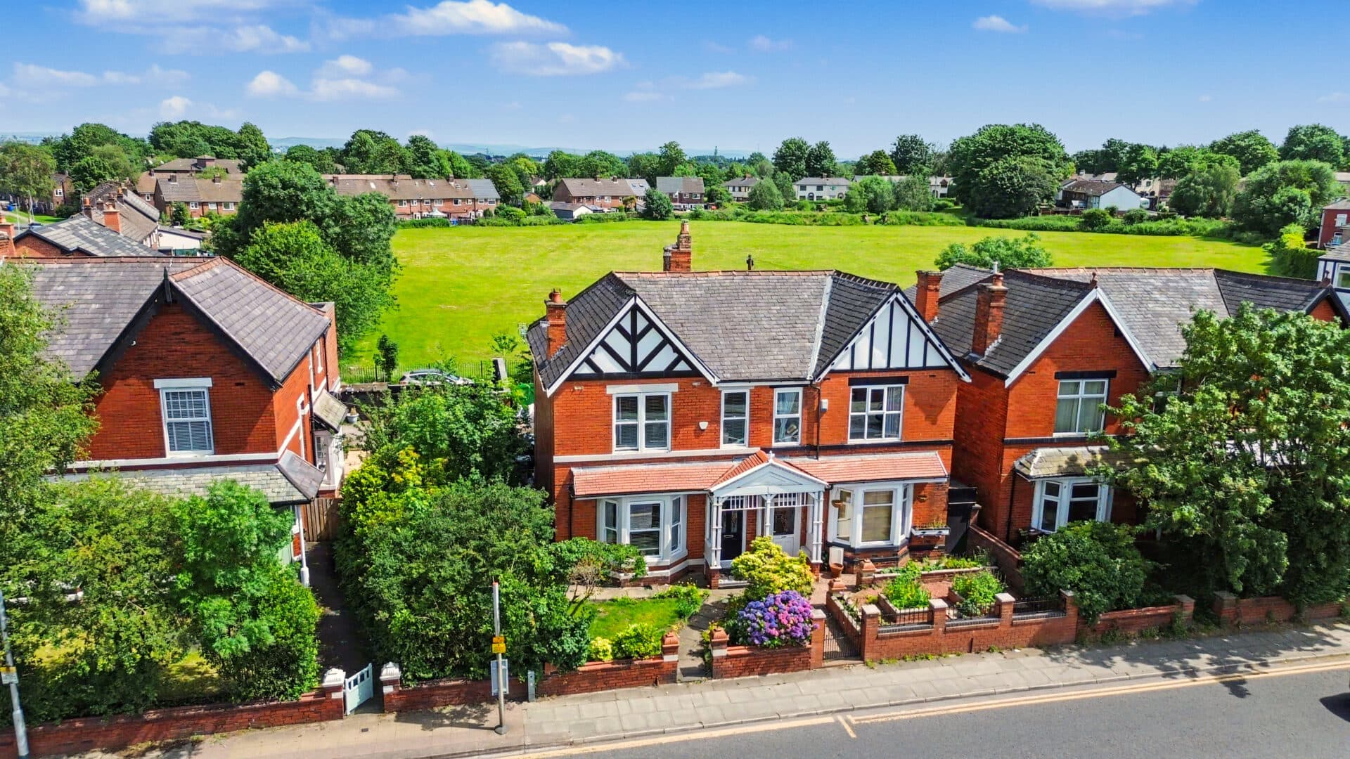 Bury New Road, Whitefield, M45