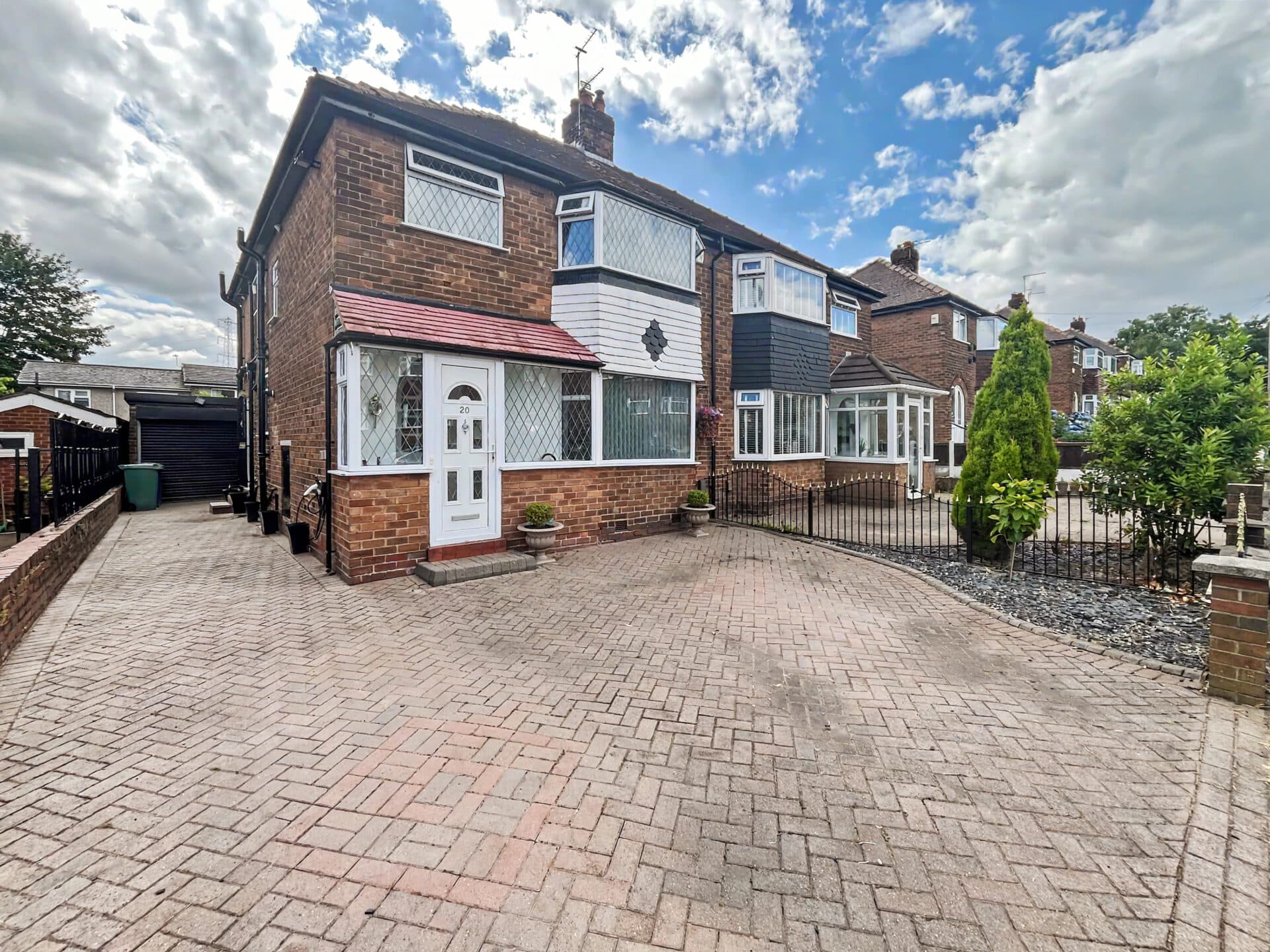 Oak Lane, Whitefield, M45